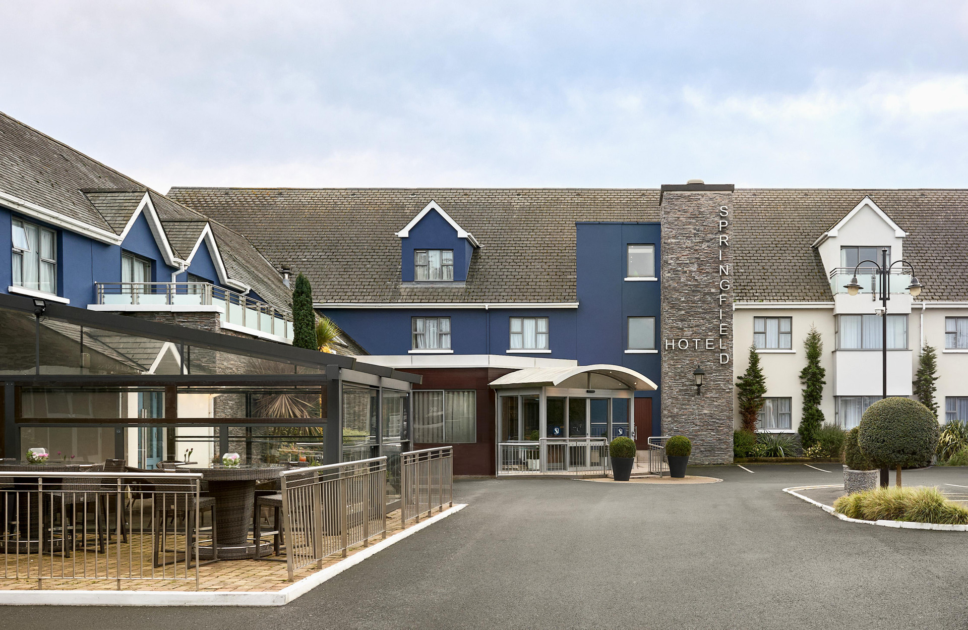 Vista Exterior Springfield Hotel