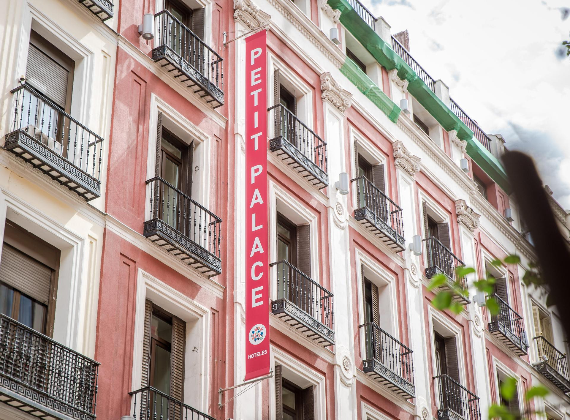 Vista Exterior Petit Palace Puerta del Sol