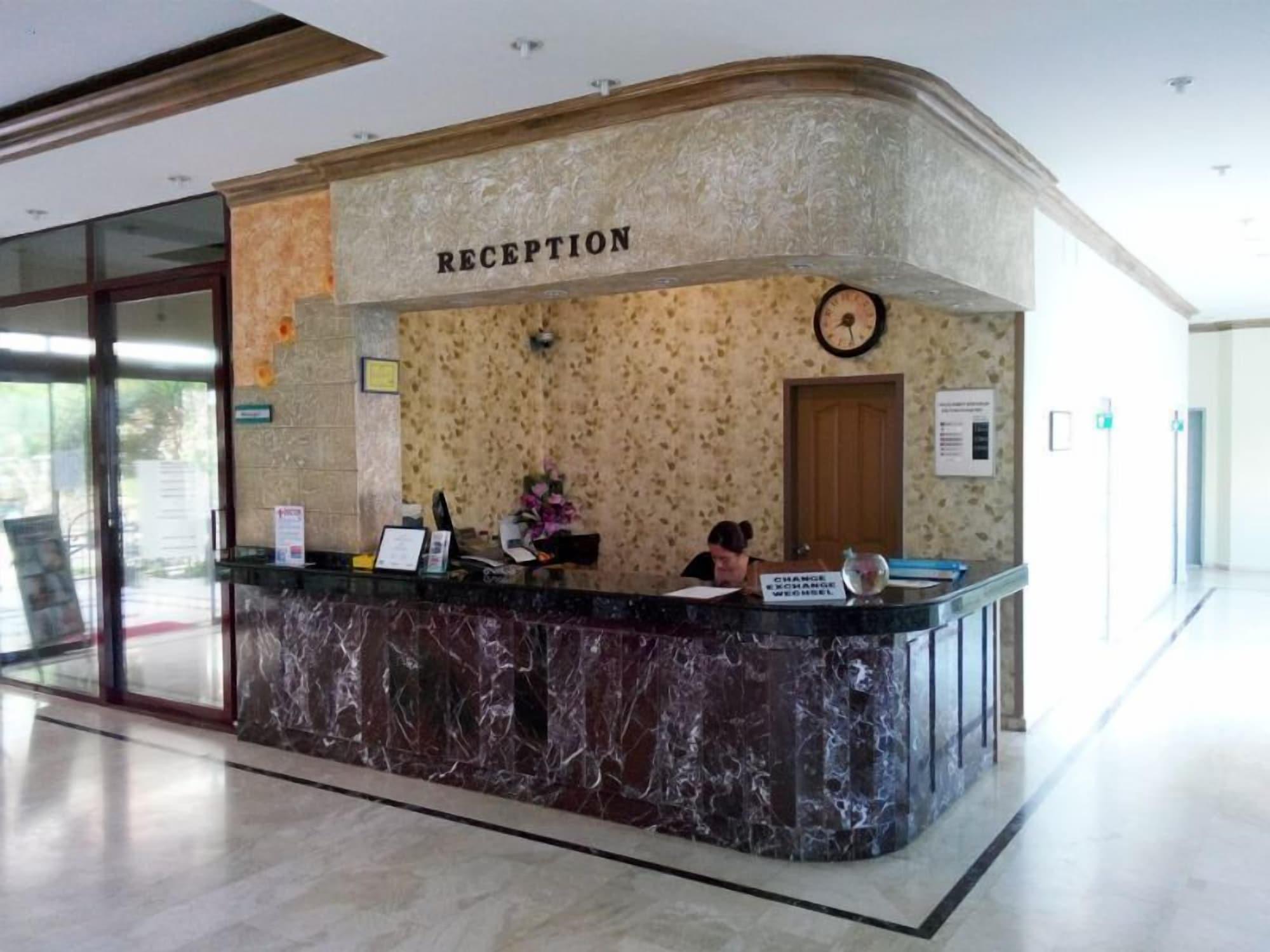 Vista Lobby Sailor Apart Hotel