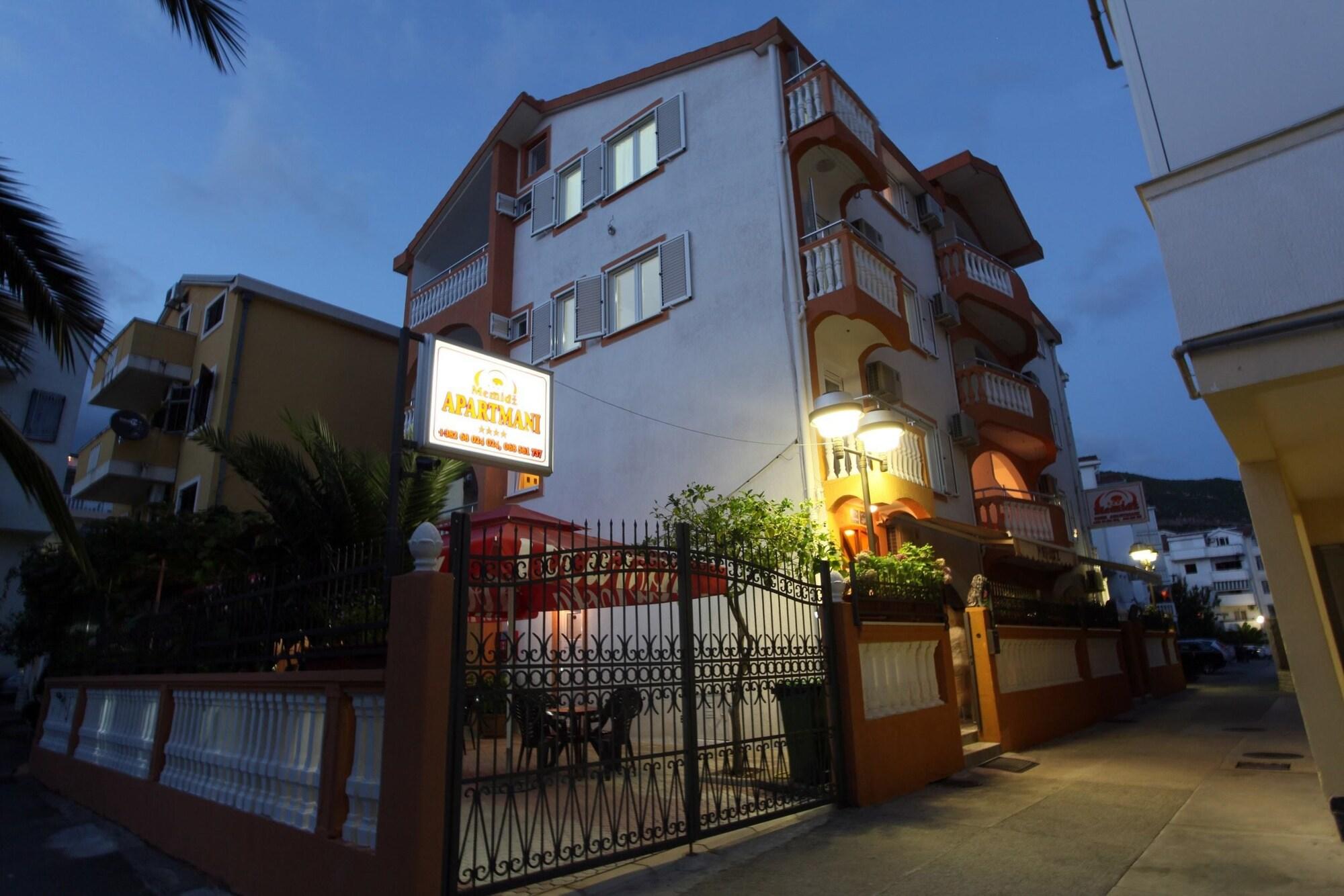 Vista Exterior Apartments Memidz