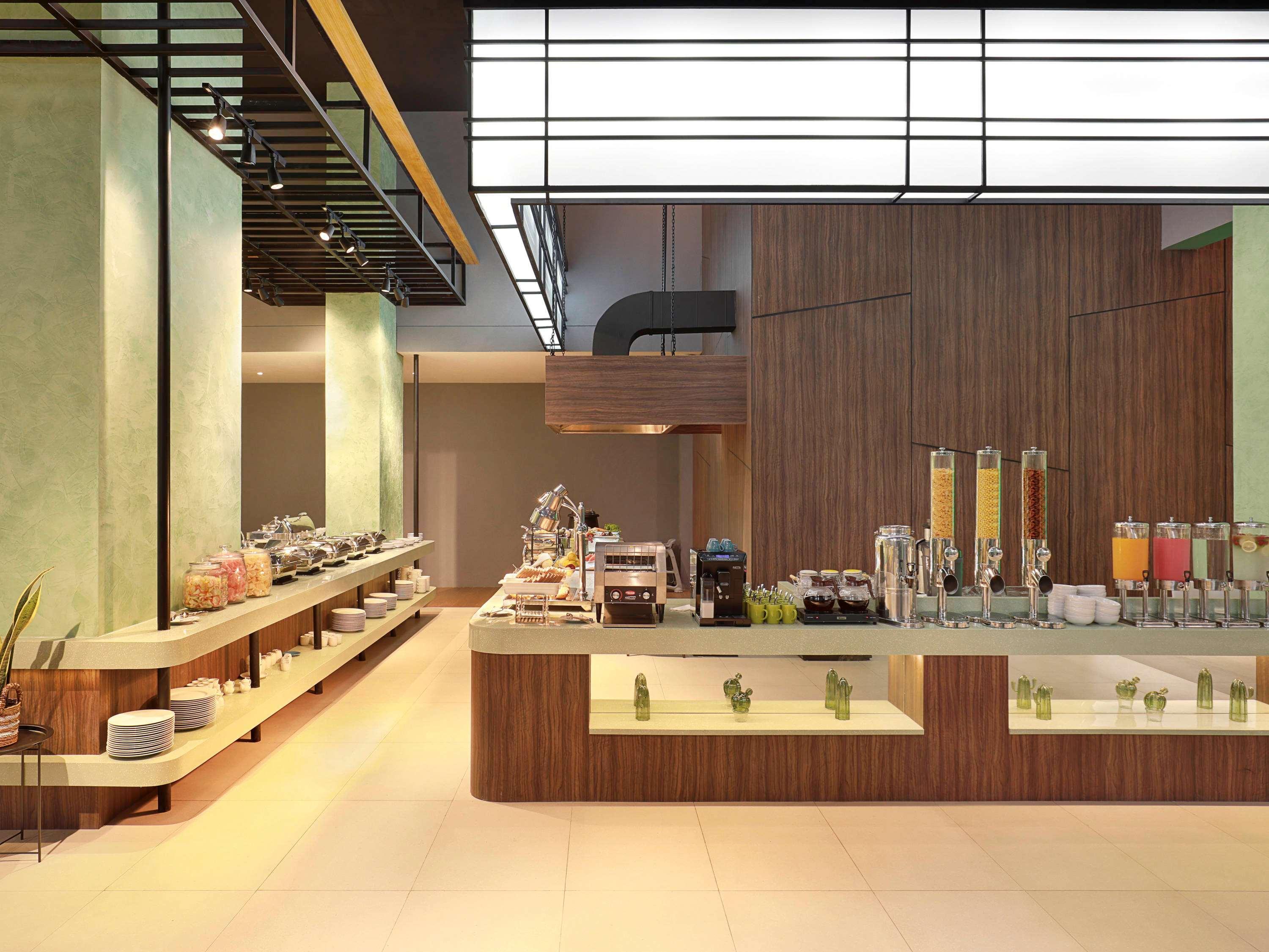 Restaurant ibis Styles Jakarta Simatupang