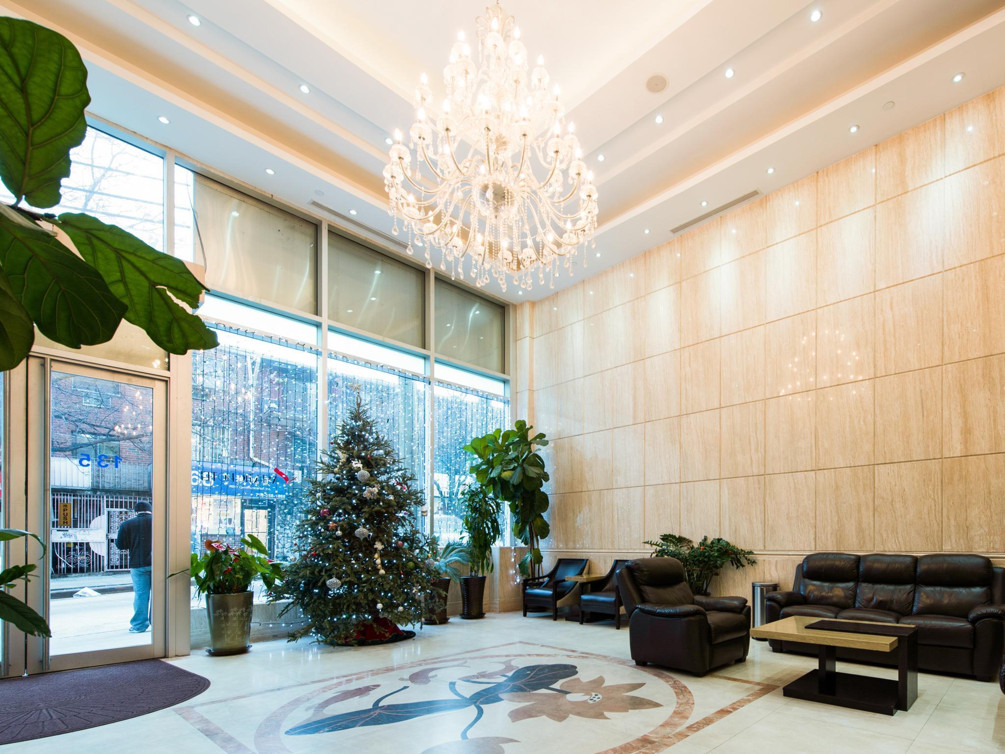Vista Exterior Asiatic Hotel by LaGuardia Airport