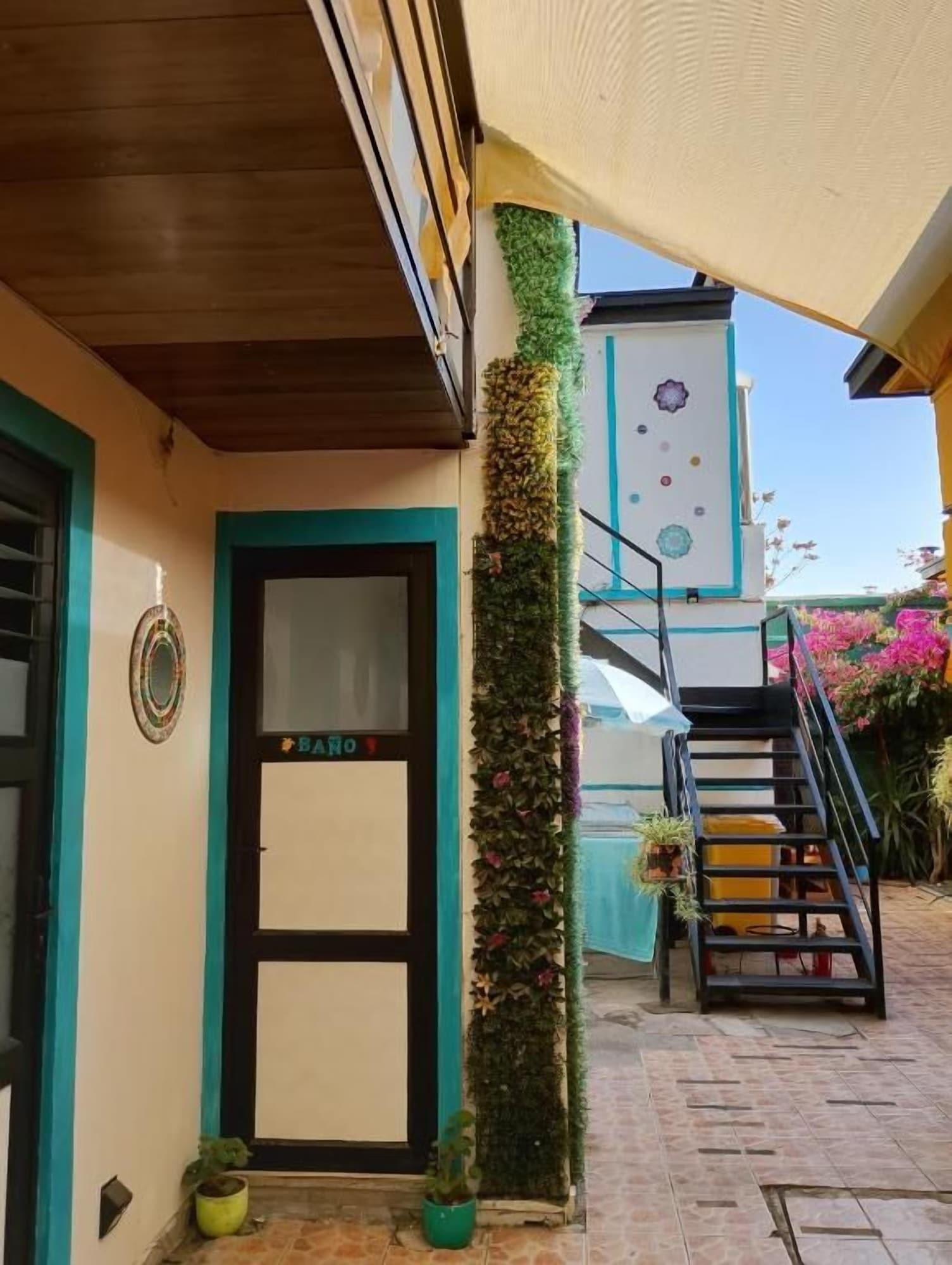 Vista Exterior Hostal La Casa del Puente