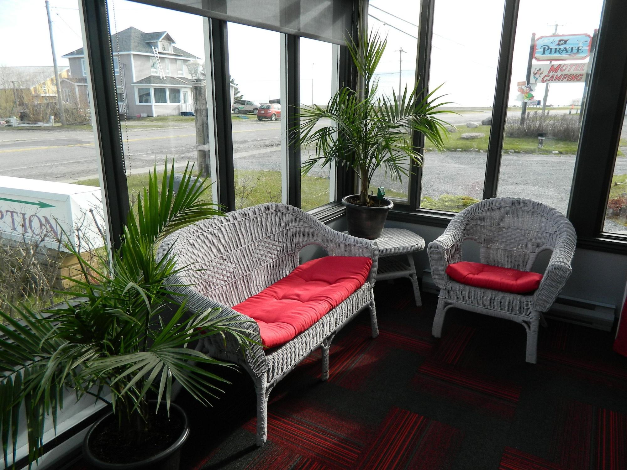 Vista Lobby Le Pirate Motel & Camping
