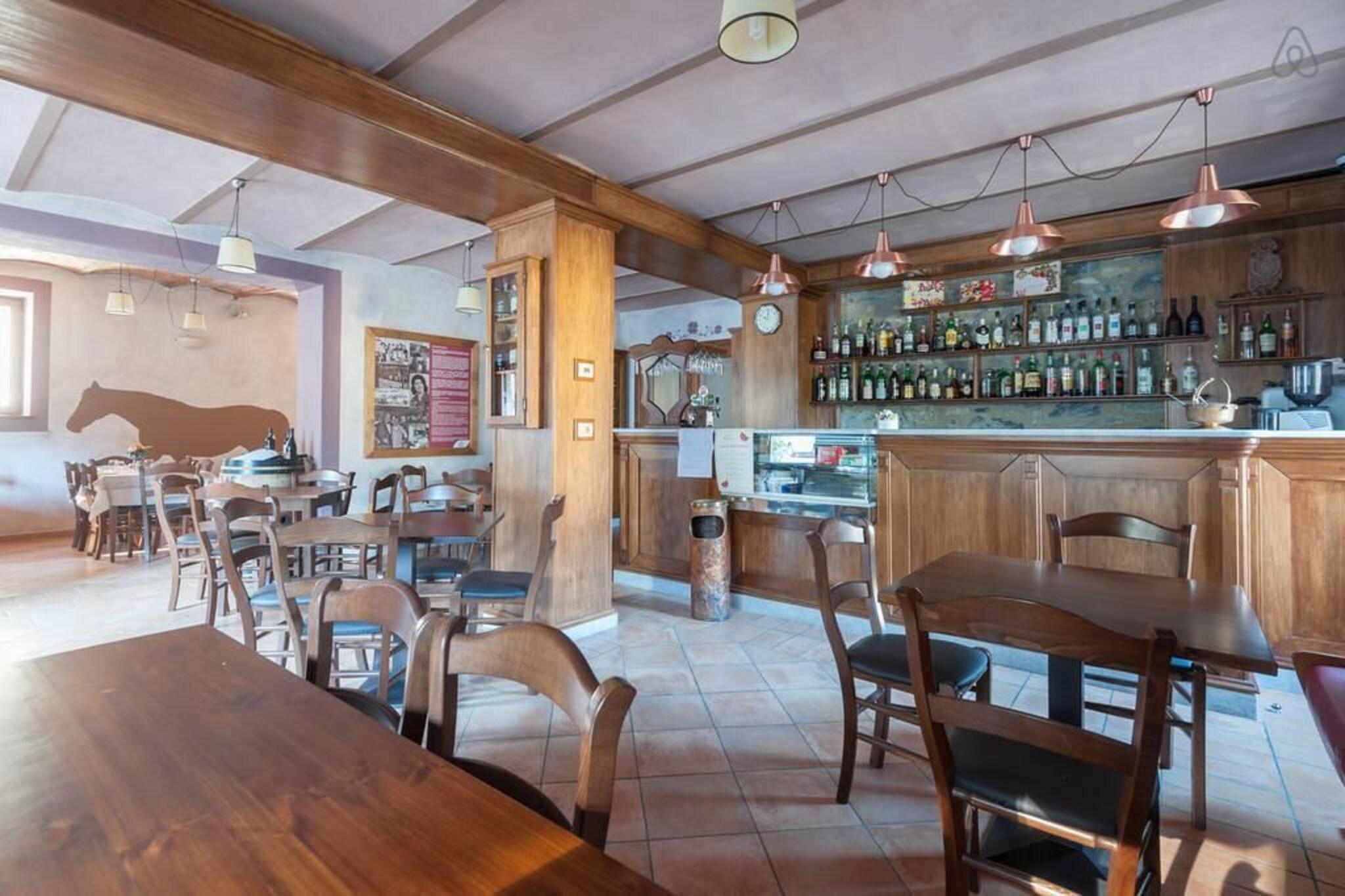 Bar/Salón Miramonti