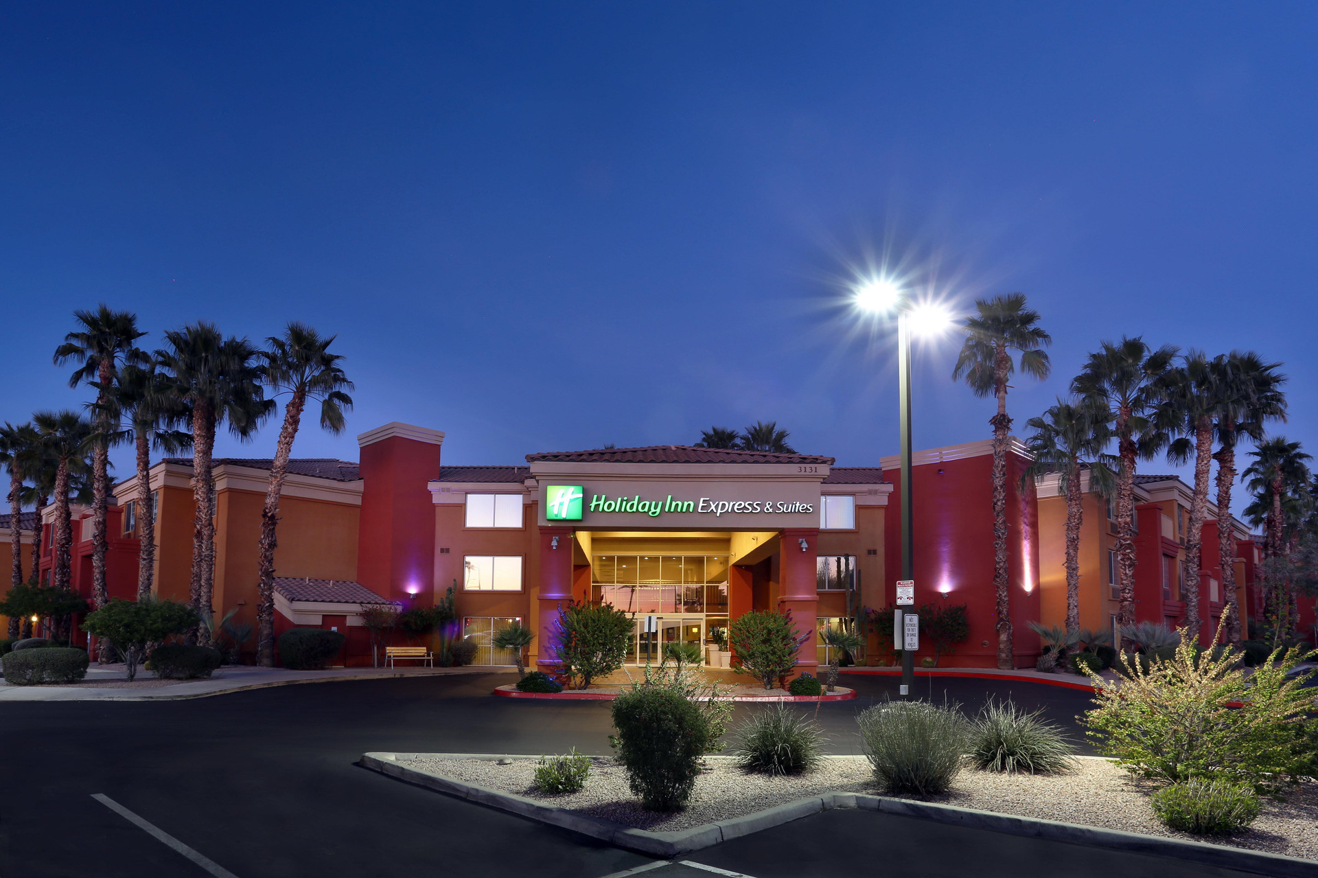 Vista Exterior Holiday Inn Express & Suites Scottsdale - Old Town