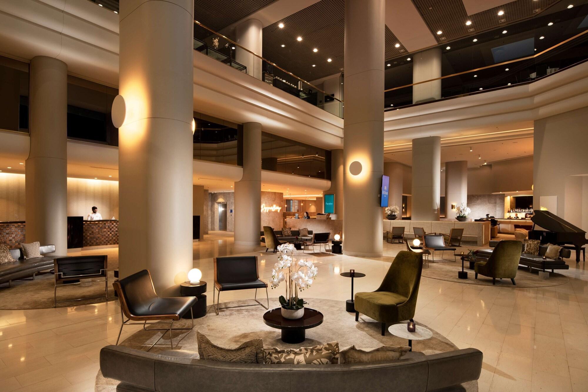 Vista Lobby Hilton Darwin