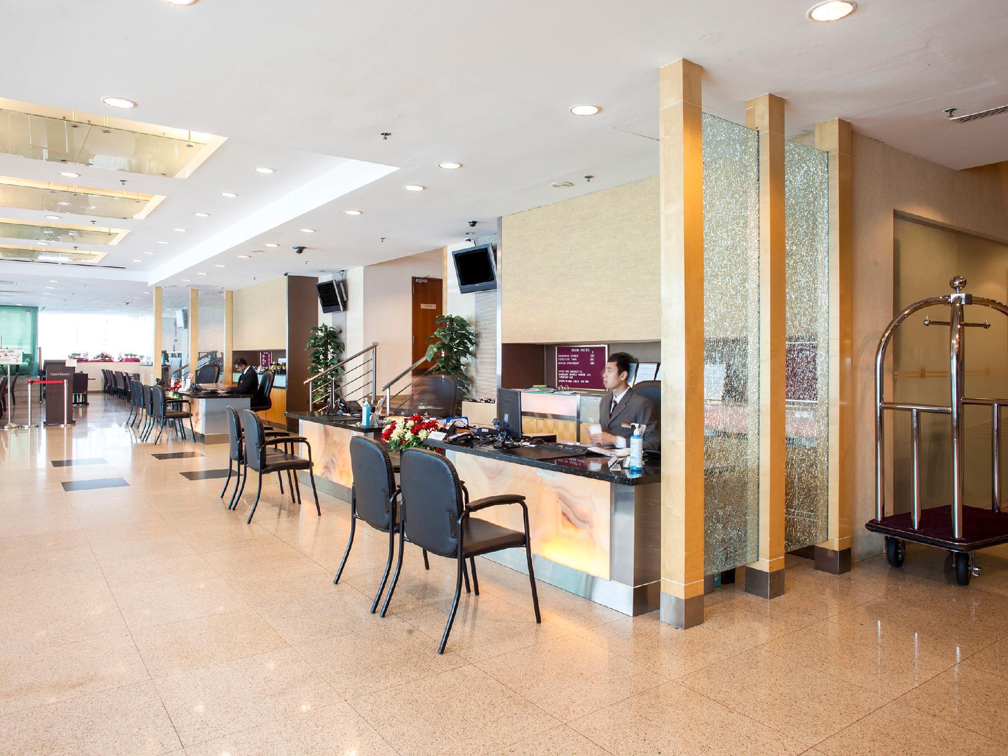 Vista Lobby Hotel Royal Queens