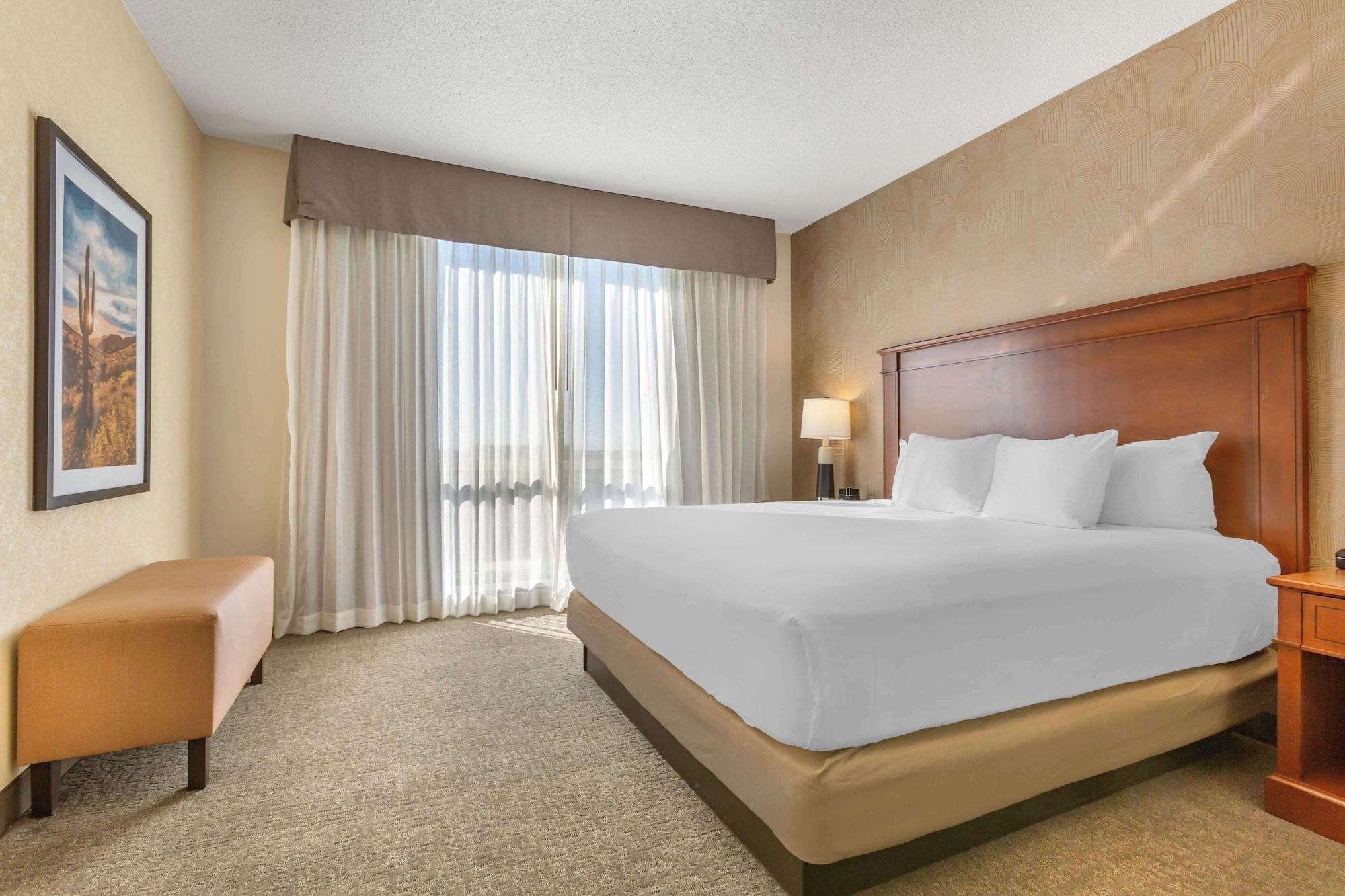 Habitación Drury Plaza Hotel Phoenix Tempe