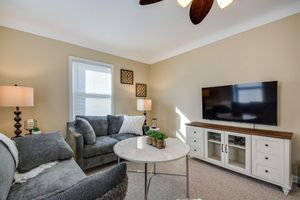 Alquiler Vacacional - Quaint Cedar Rapids Home, 4 Mi to Downtown!