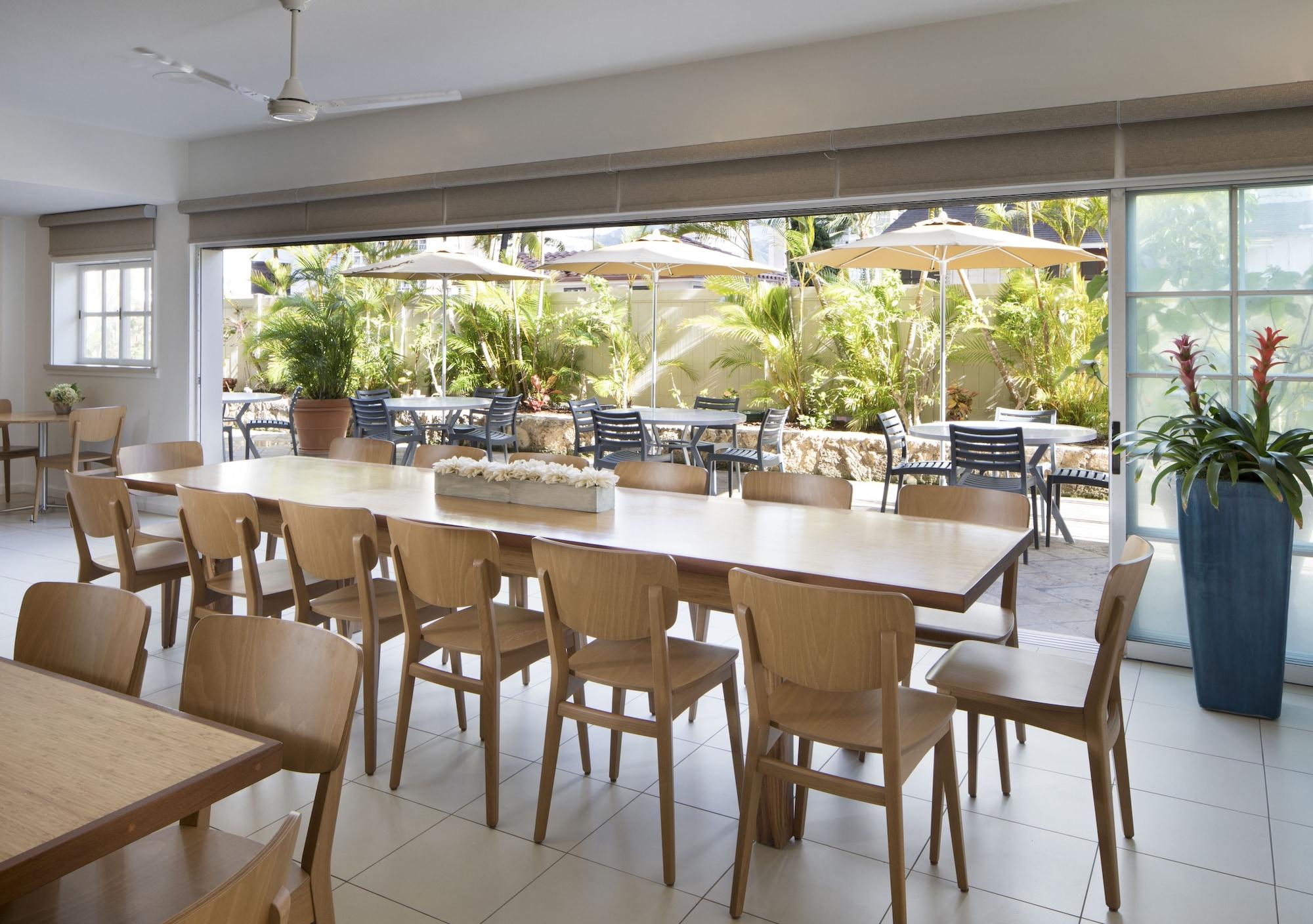 Restaurant Coconut Waikiki Hotel