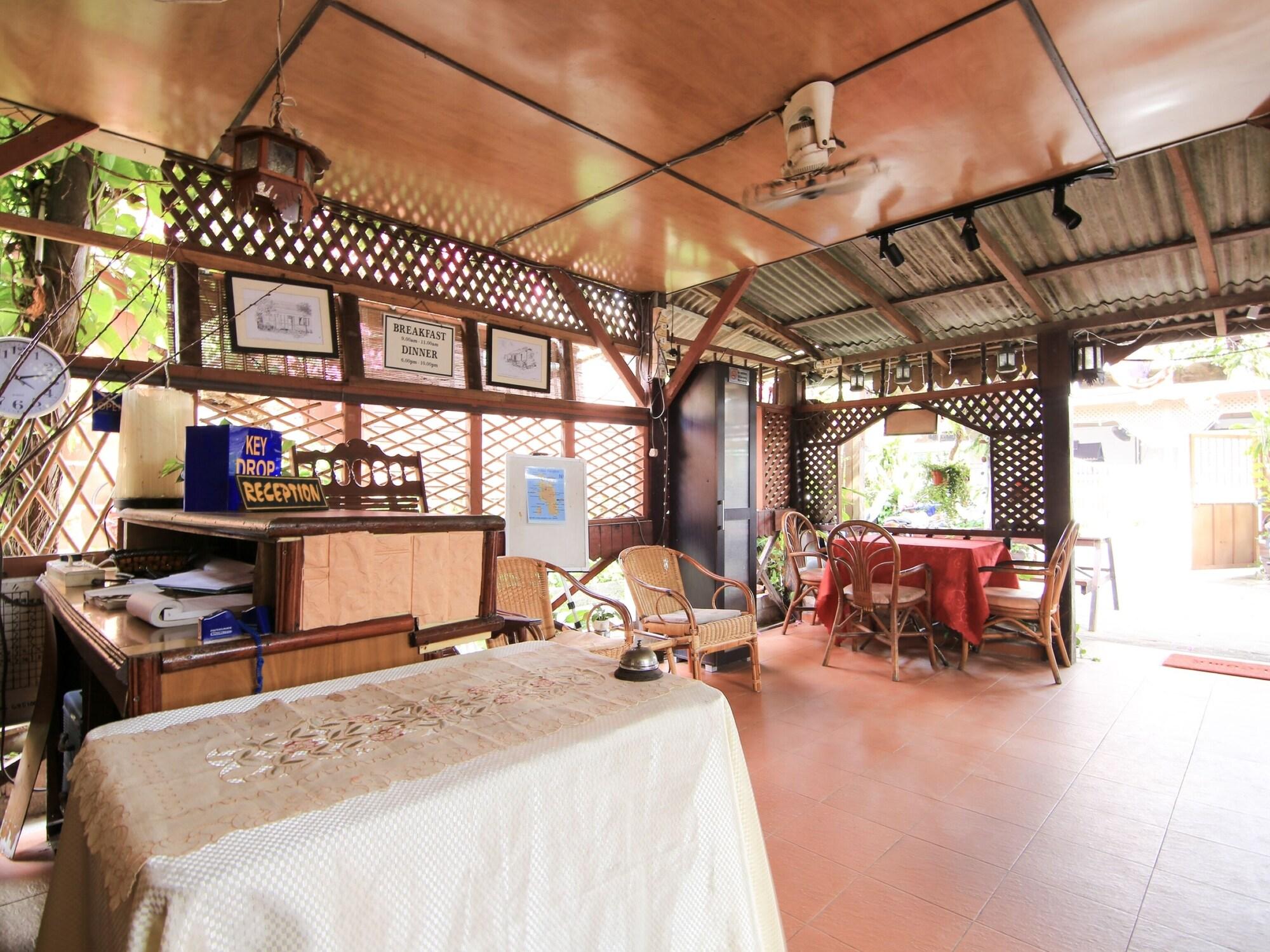 Vista Lobby Hotel O Ombak Inn Chalet