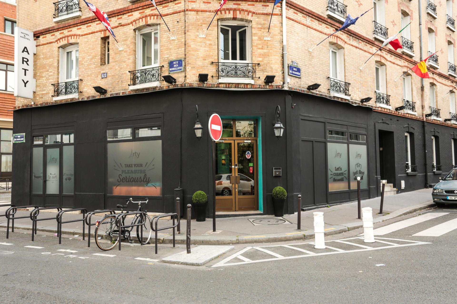 Vista Exterior Arty Paris Porte de Versailles by River - Hostel