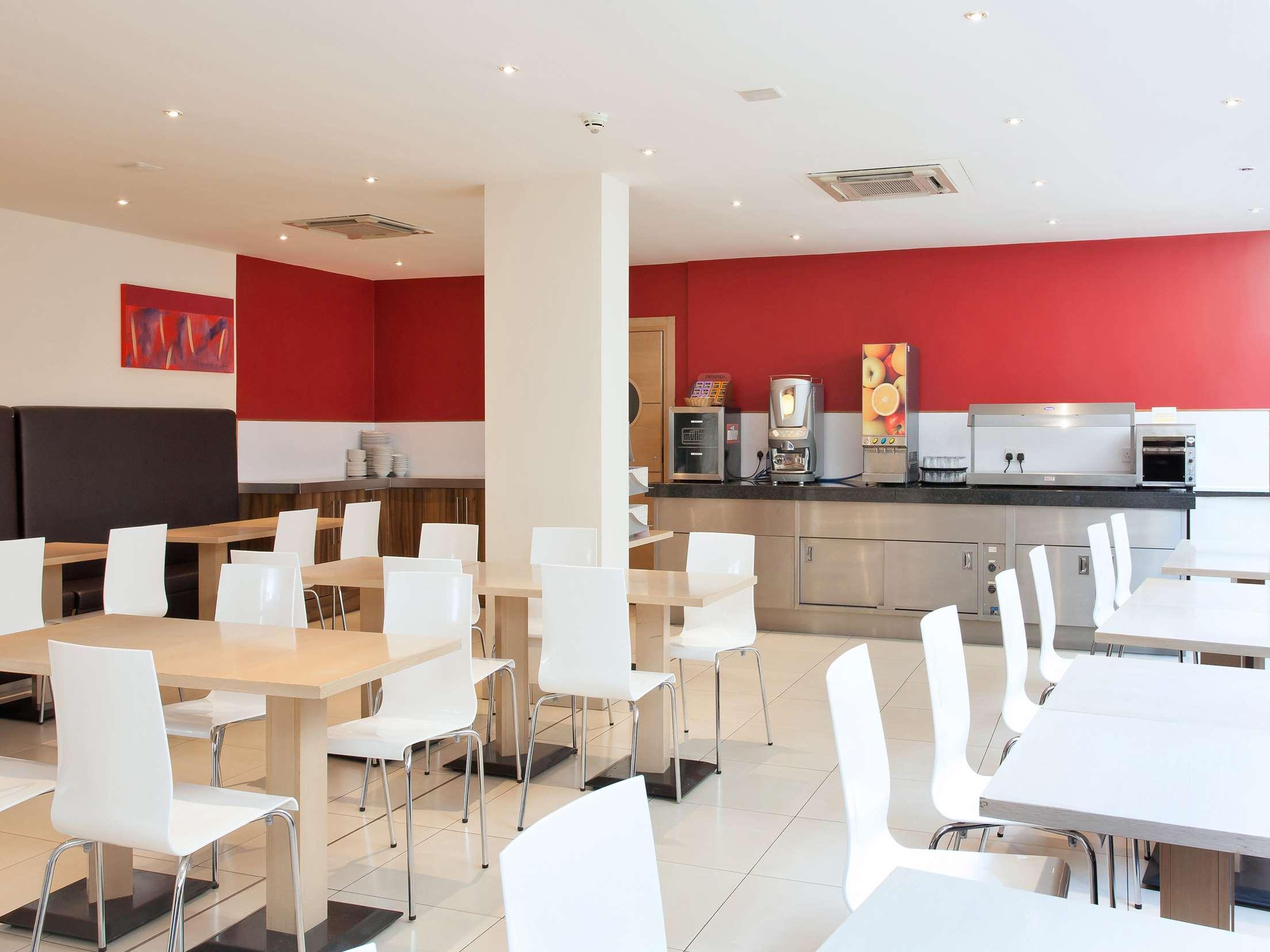 Restaurant Travelodge Aldgate East
