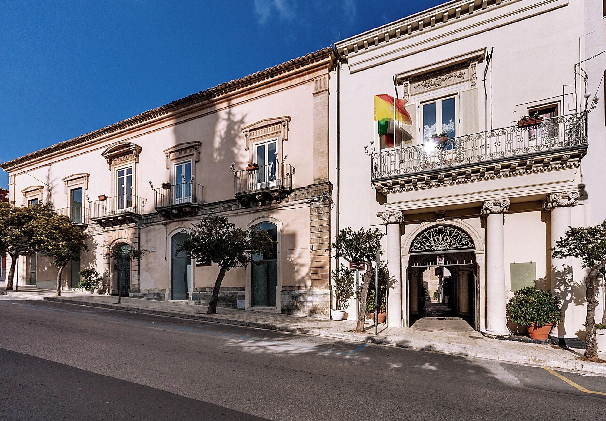 Vista Exterior Relais Antica Badia - San Maurizio 1619