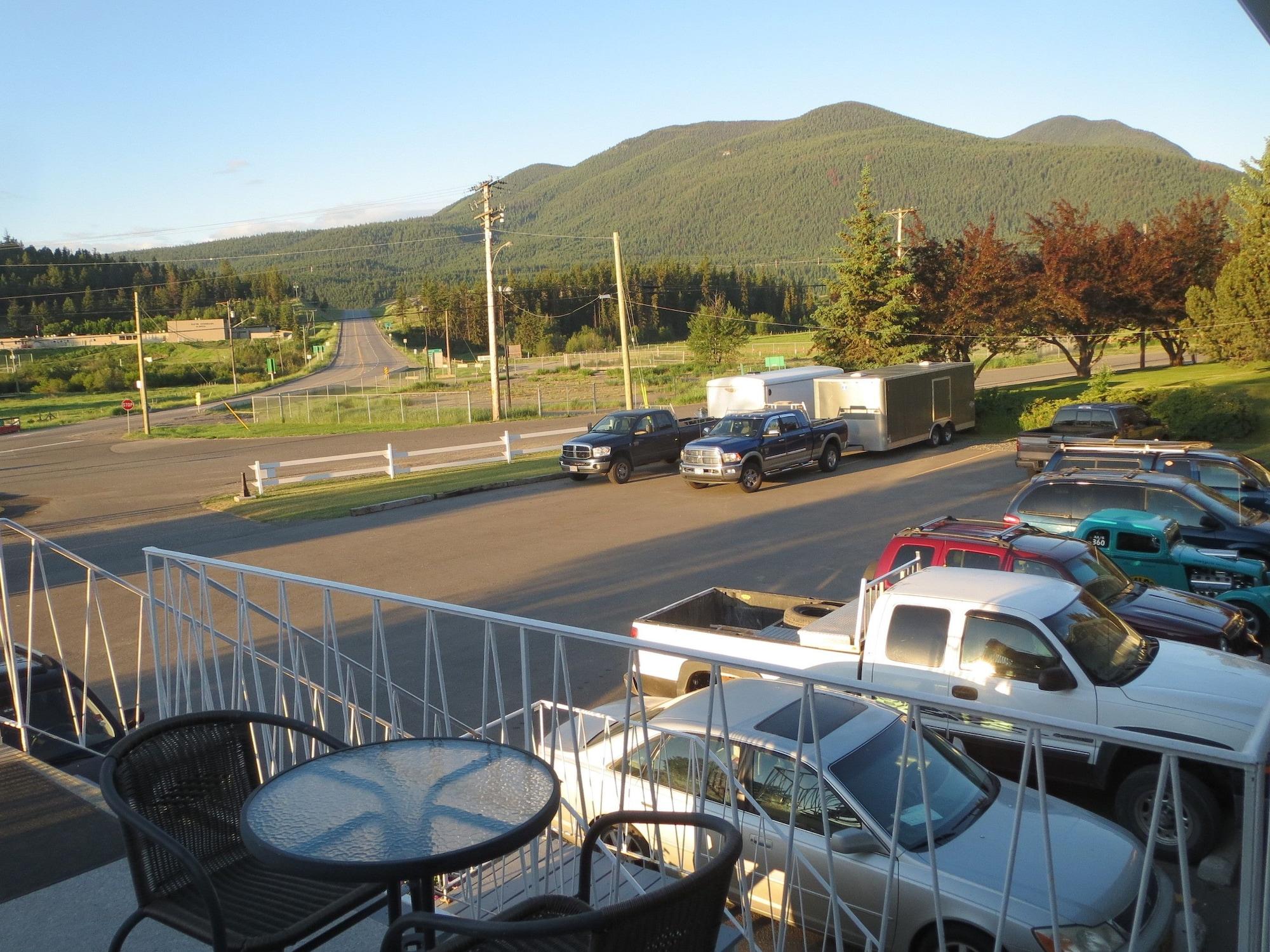 Vista Exterior Round-Up Motel