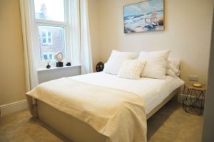 Alquiler Vacacional - Luxury Refurbished 2-Bed Jesmond Apartment – Walk to Shops & Metro
