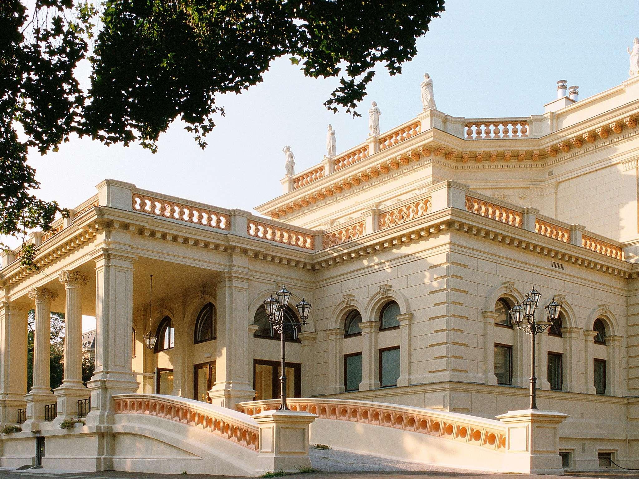 Vista Exterior Hotel Rathauspark Wien - Handwritten Collection (Eröffnung 2026)