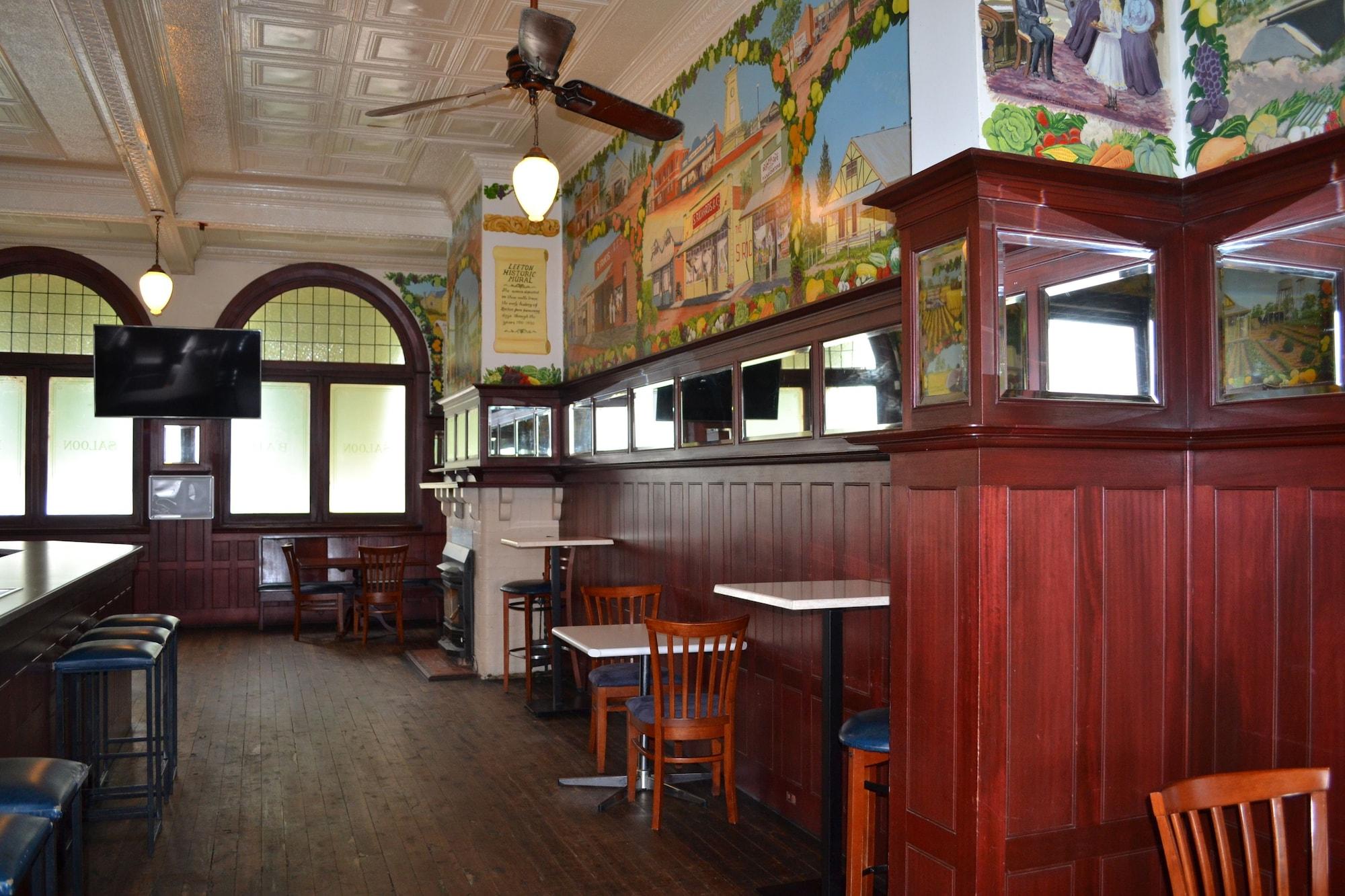 Restaurant Historic Hydro Motor Inn