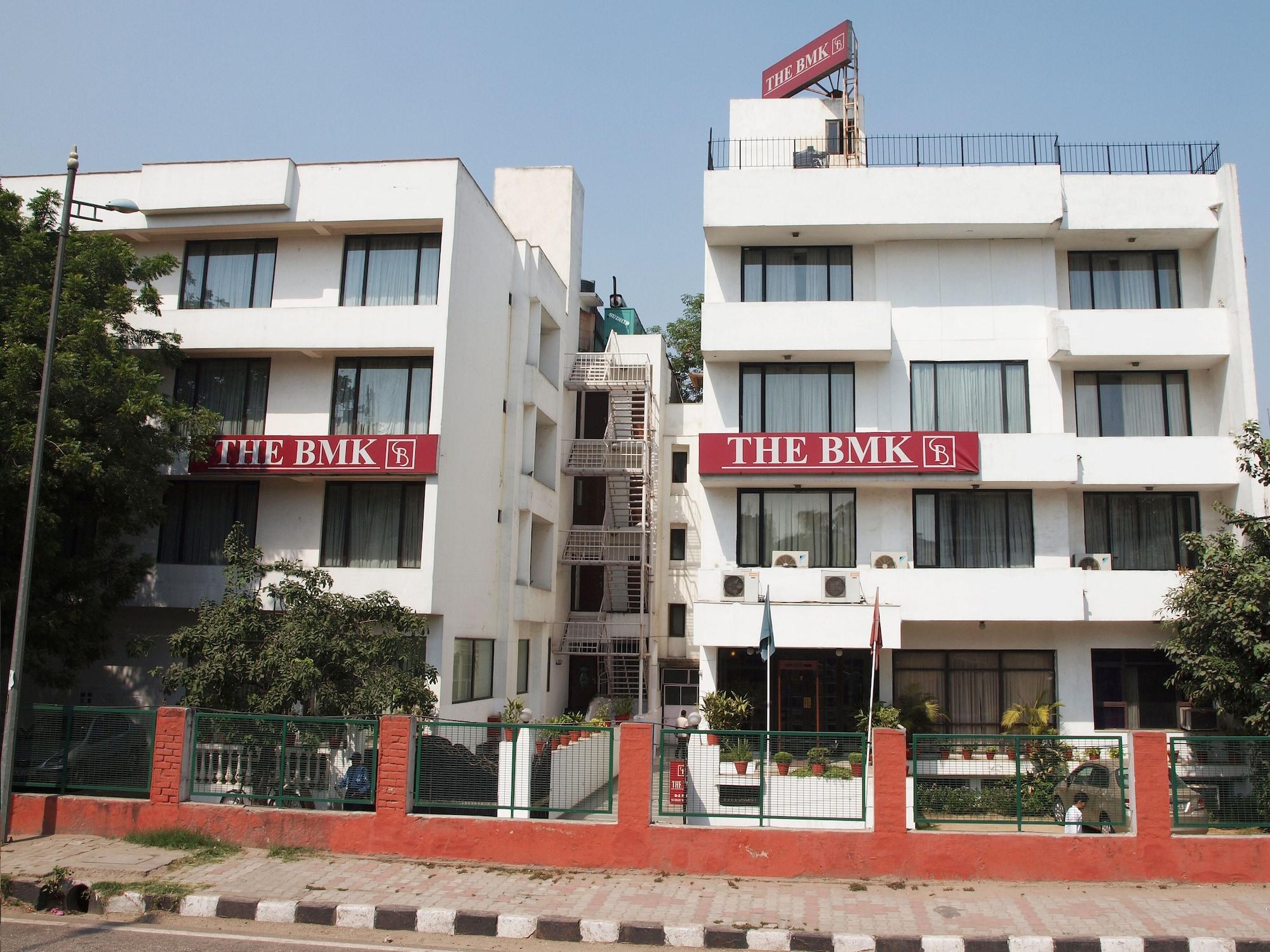 Vista Exterior The BMK Hotel