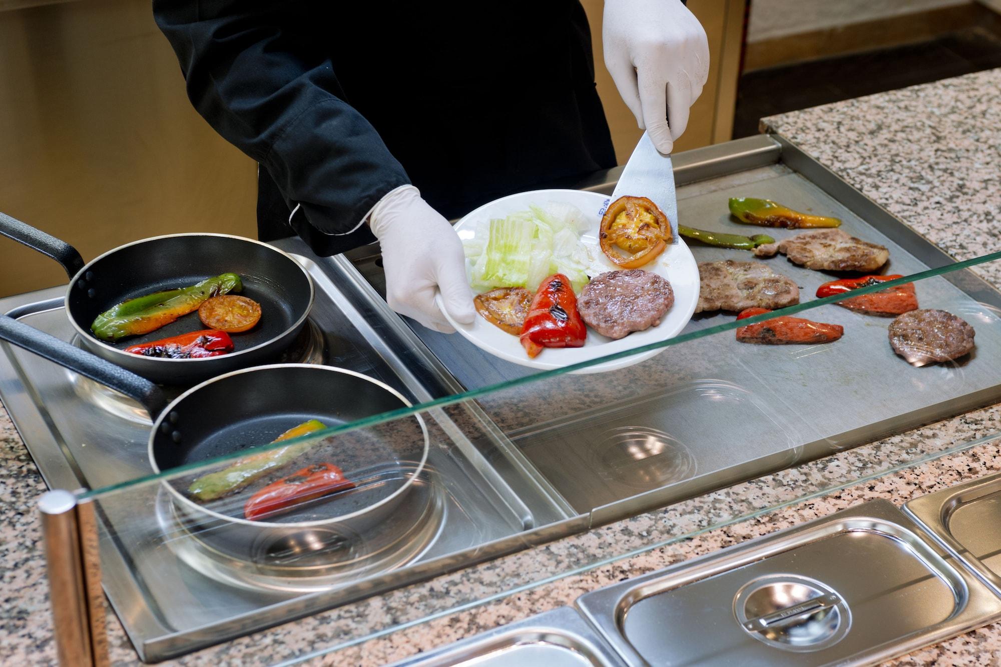 Restaurant Hotel GHT Neptuno Tossa & Venus SPA