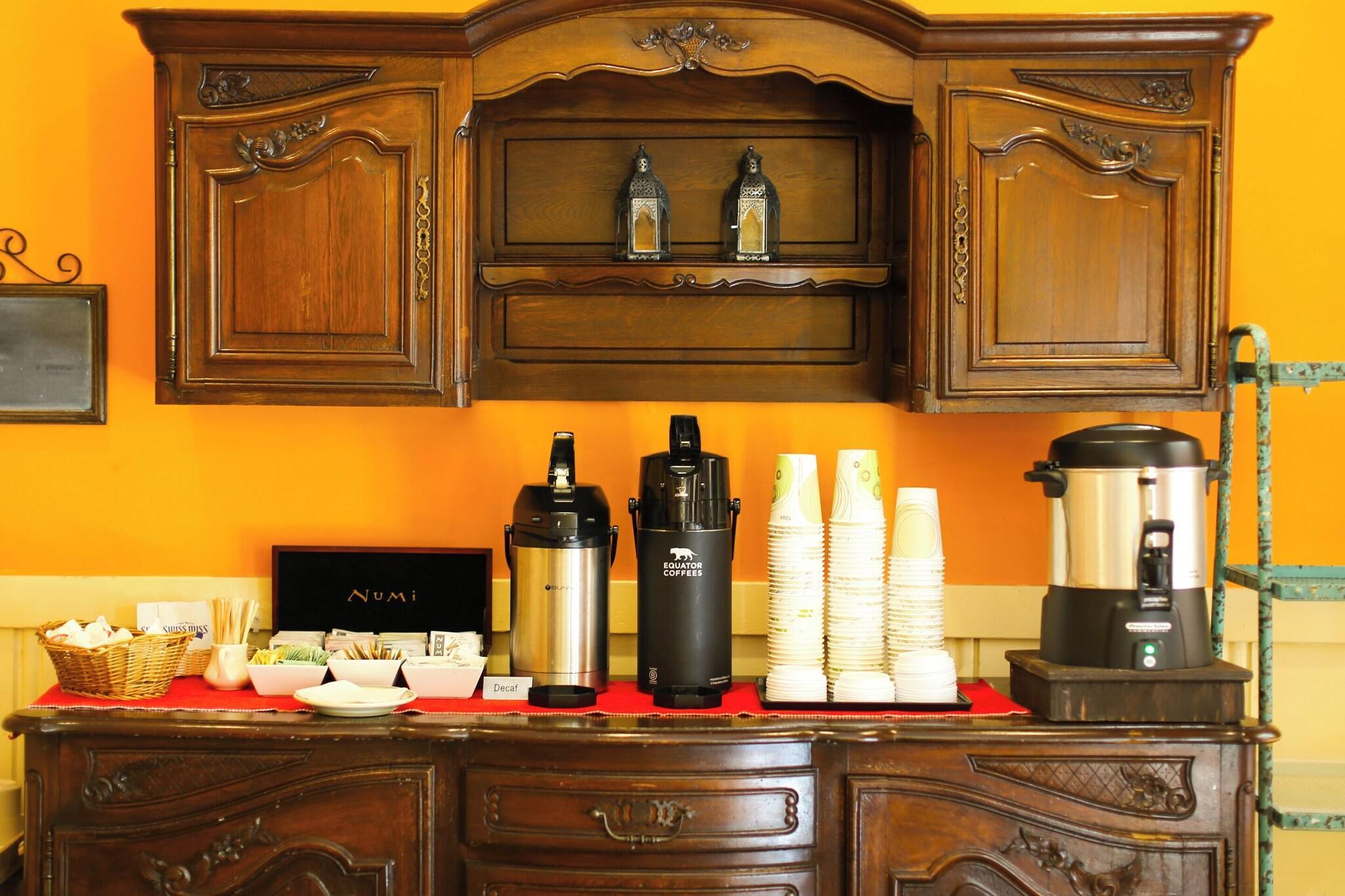 Bar/Salón Petite Auberge