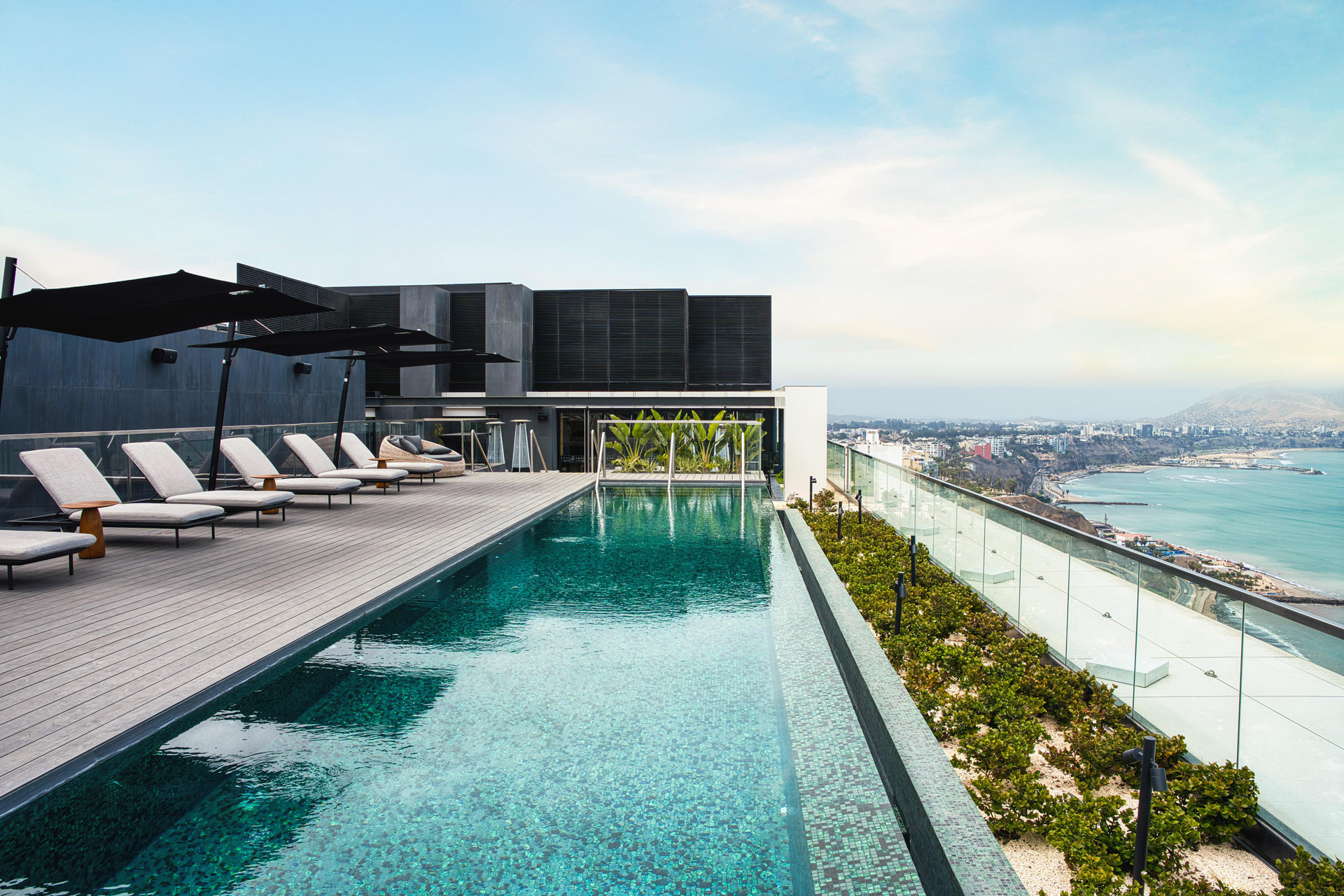 Vista Piscina Intercontinental Real Lima Miraflores