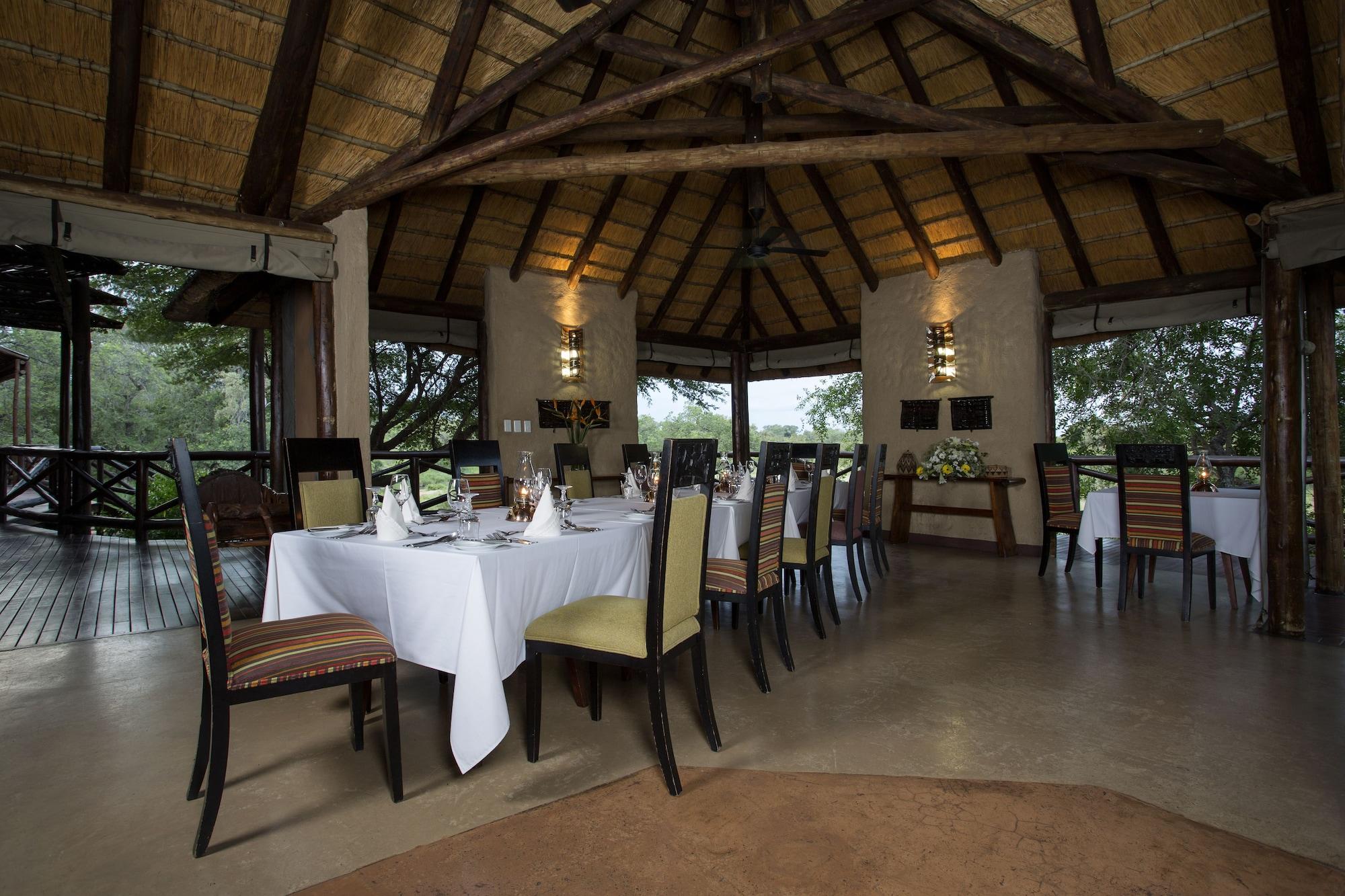 Restaurant Lukimbi Safari Lodge
