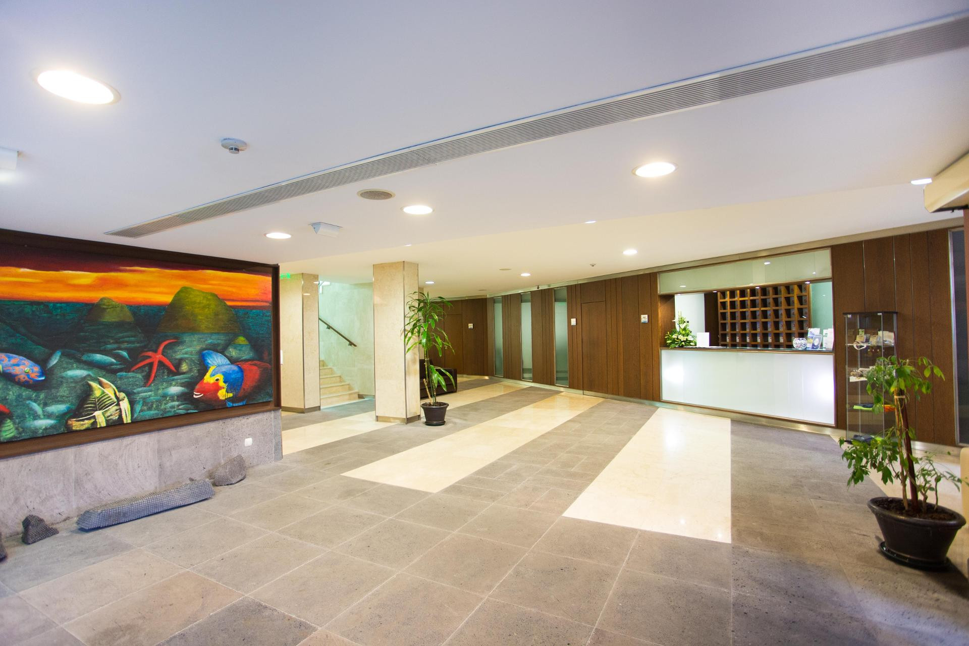 Vista Lobby Antillia Hotel