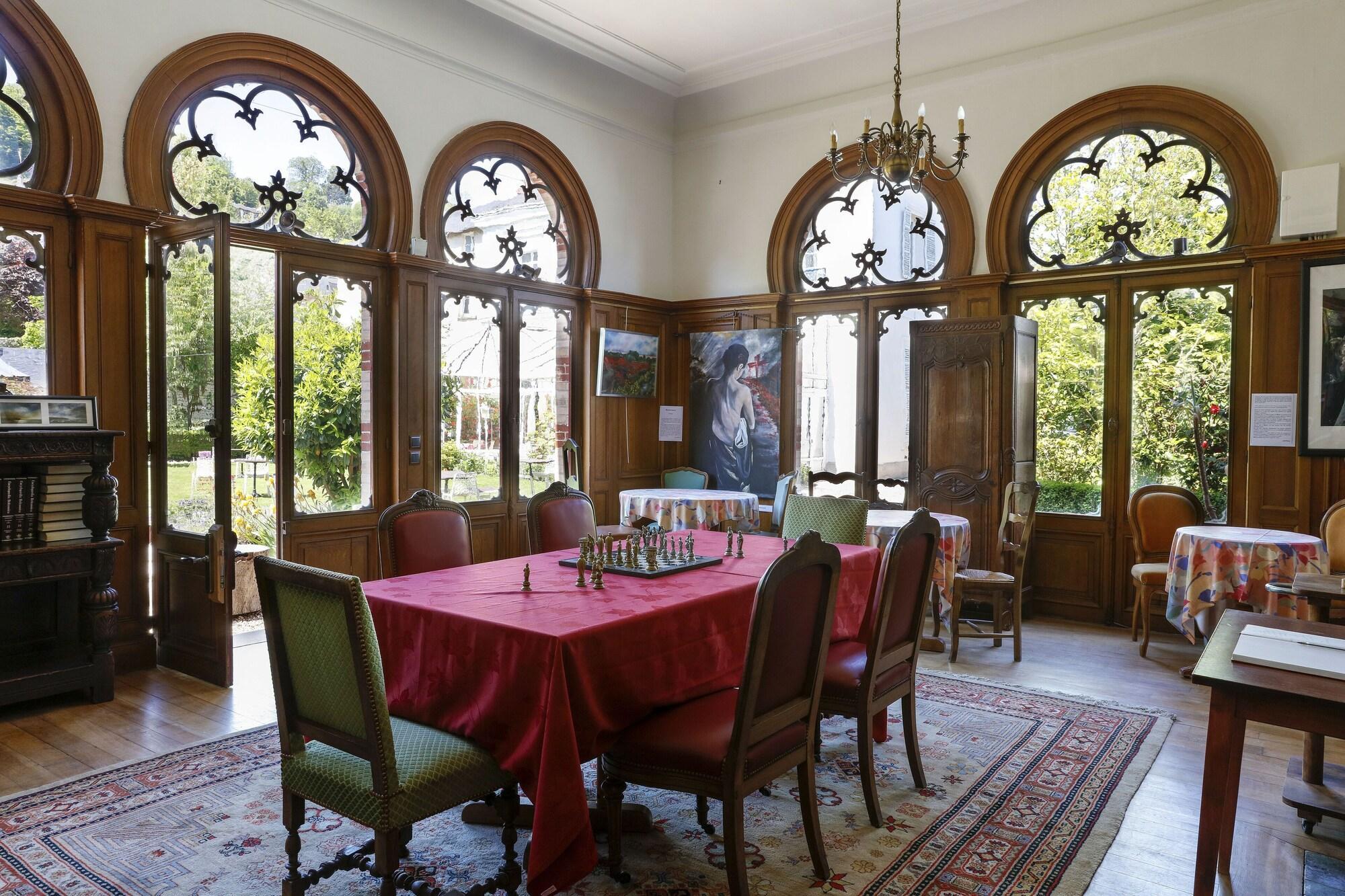 Bar/Salón Hôtel L' Ecrin