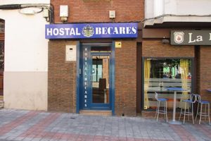 Alojamiento - Hostal Becares