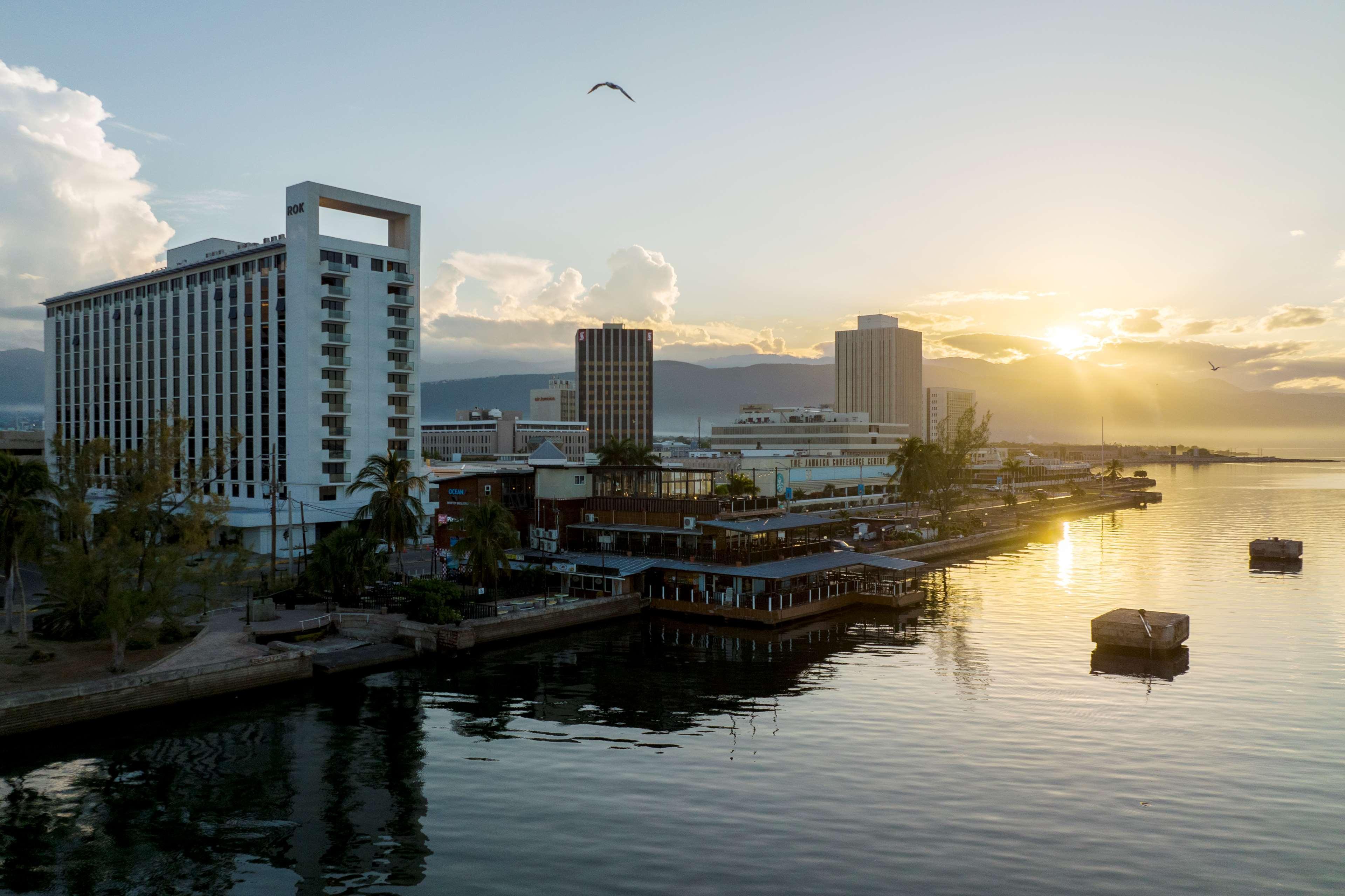 Vista Exterior ROK Hotel Kingston, Tapestry Collection by Hilton