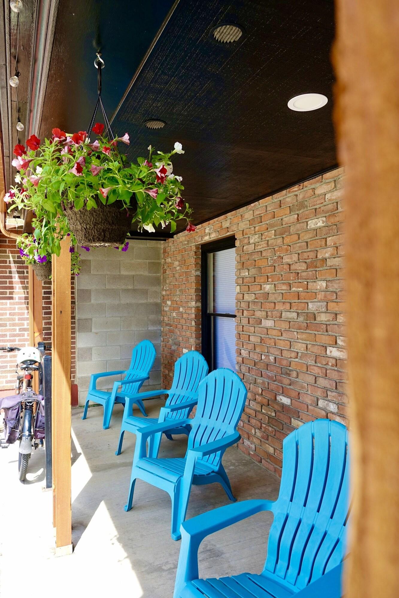 Vista Exterior Pintler's Portal Hostel