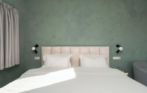 24K Athena Suites