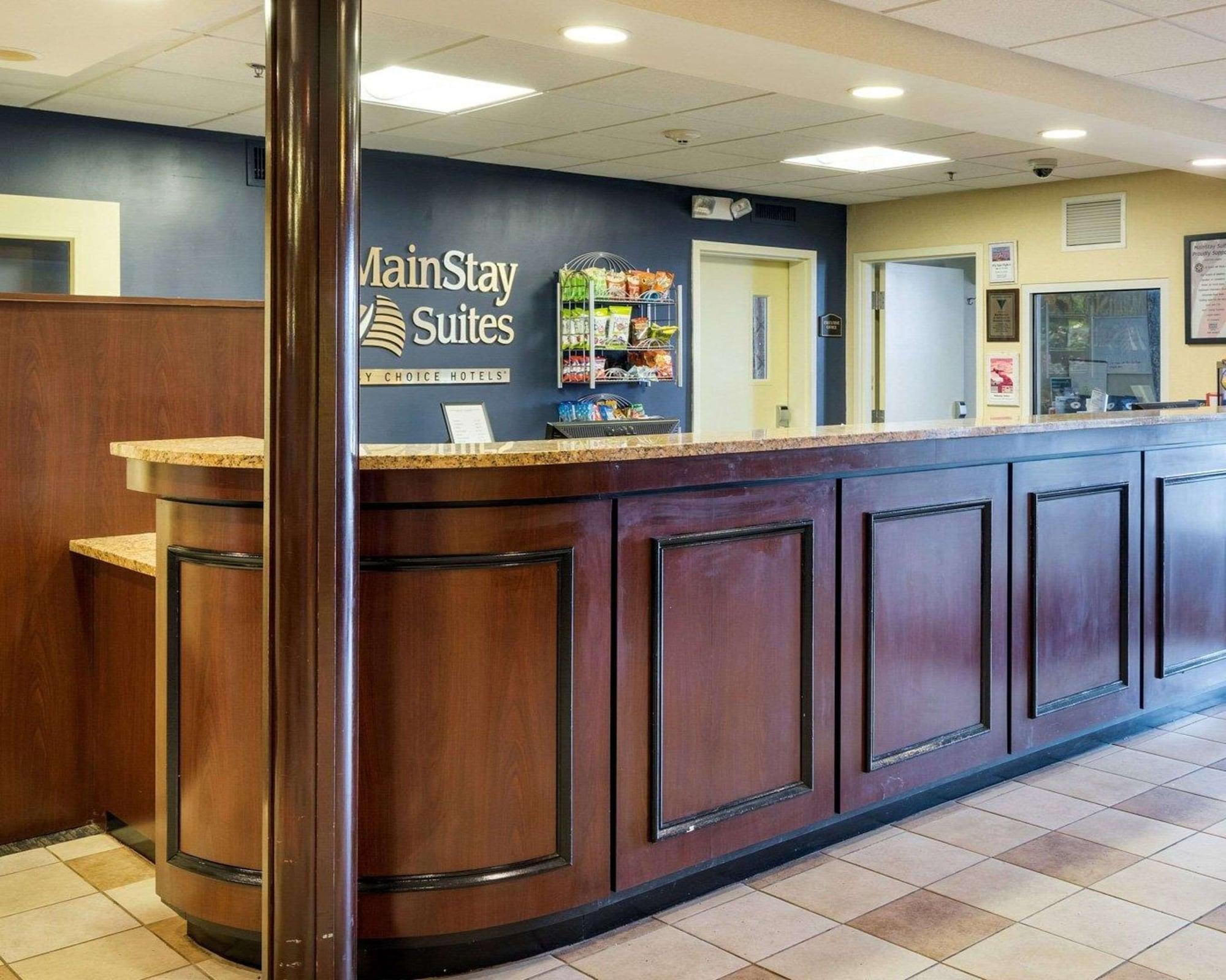 Vista Lobby MainStay Suites Dover