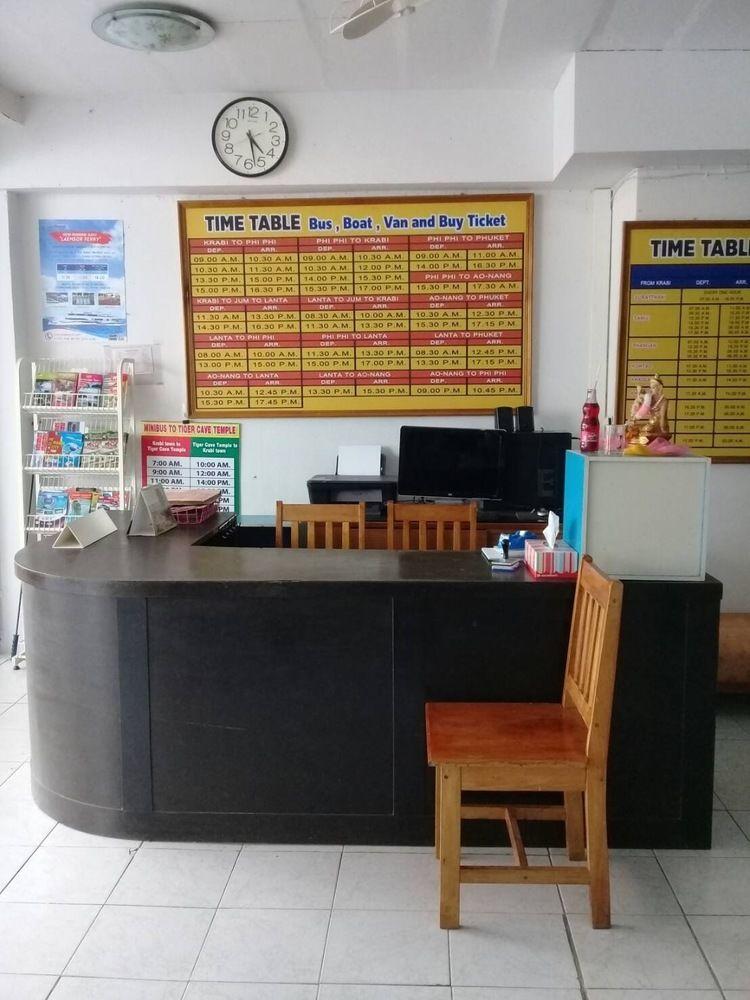 Vista Lobby Bamboo Rest House