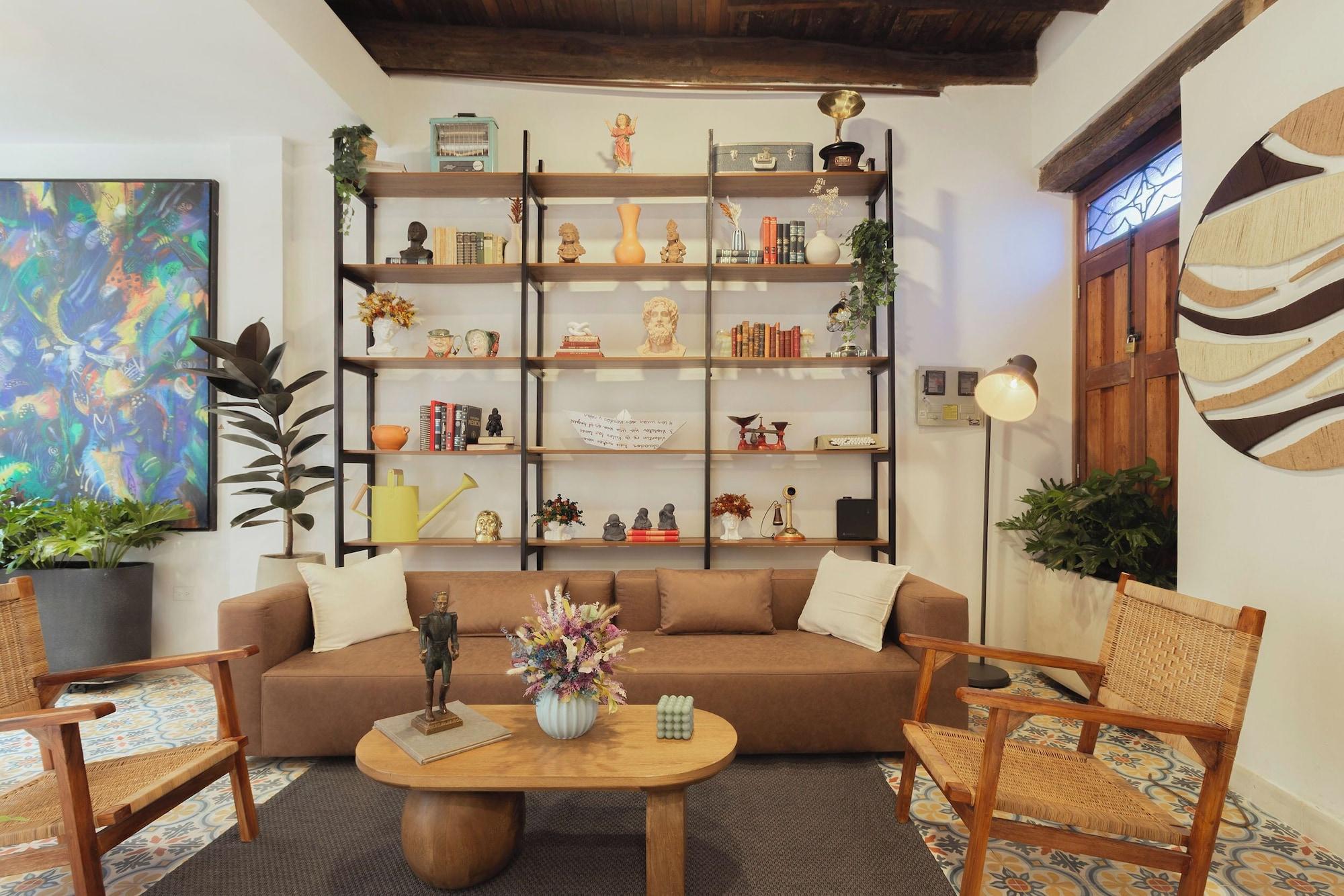 Varios Casa Aura Hotel