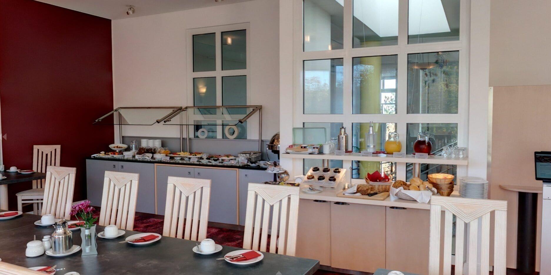 Restaurant Business - Hotel Artes