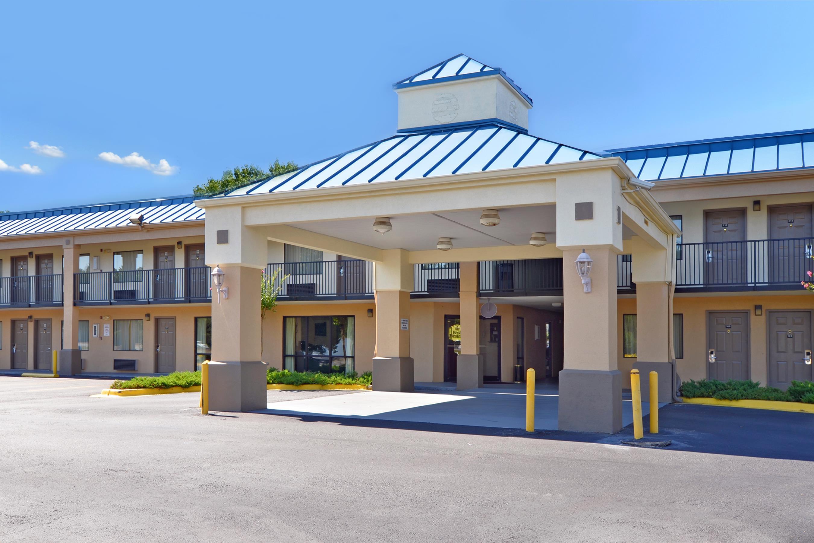 Vista Exterior Days Inn Little Rock South