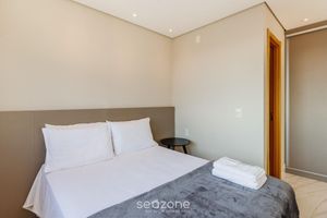 Renta temporal - Loft de luxo com Garagem no Petrópolis AHO1402