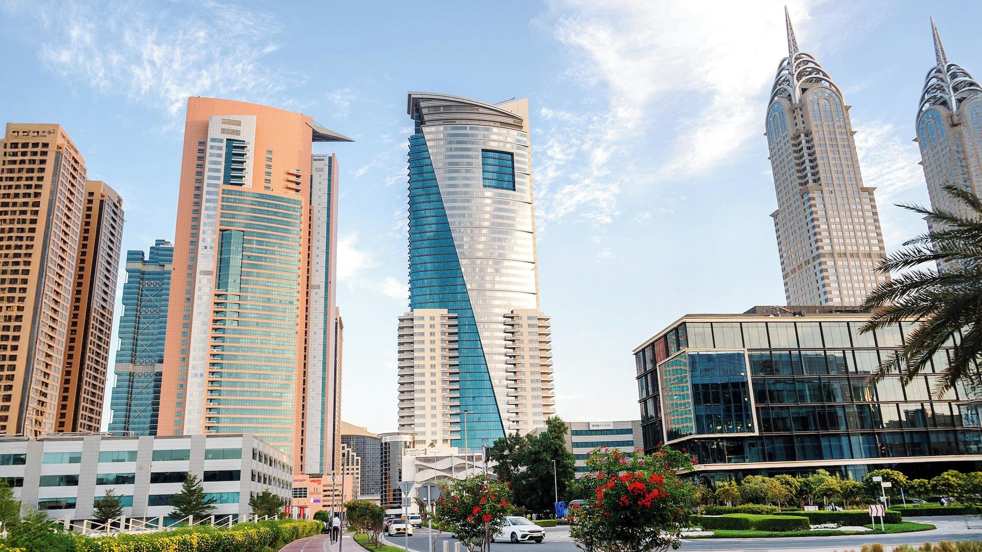 Vista Exterior Staybridge Suites Dubai Internet City by IHG