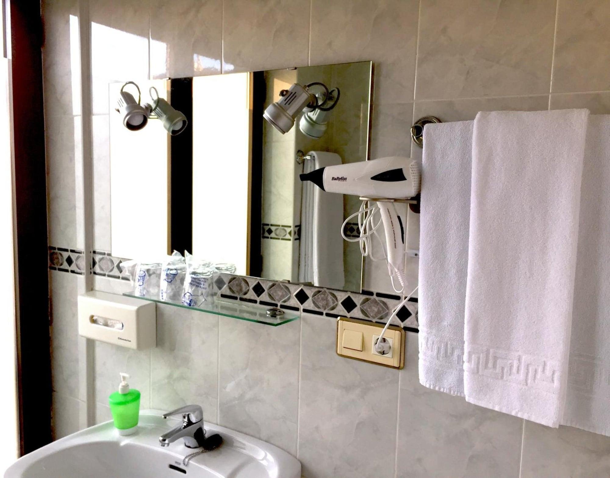 Equipamiento de Habitación Hostal Concejo