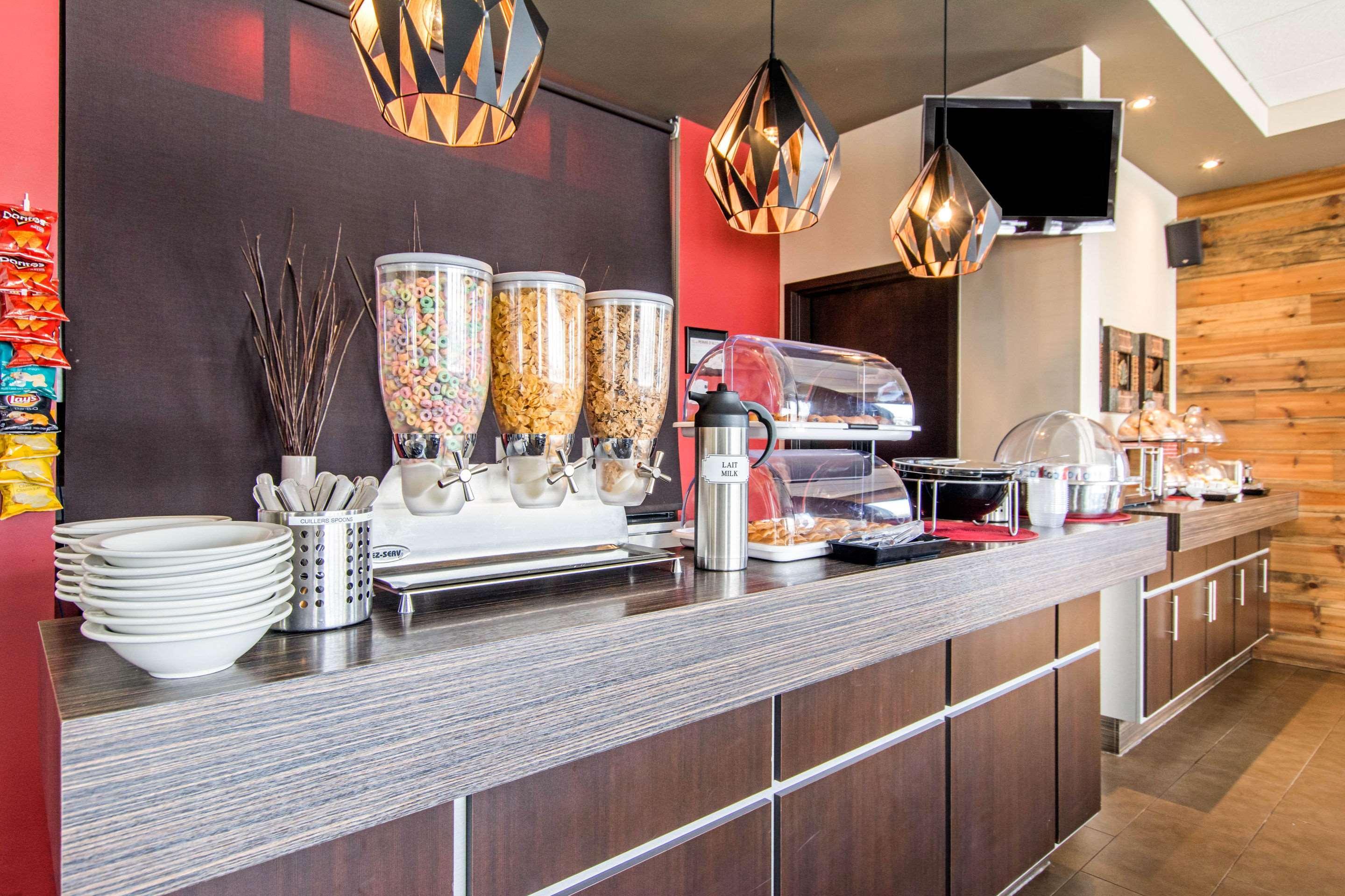 Restaurant Econo Lodge Inn & Suites St Apollinaire