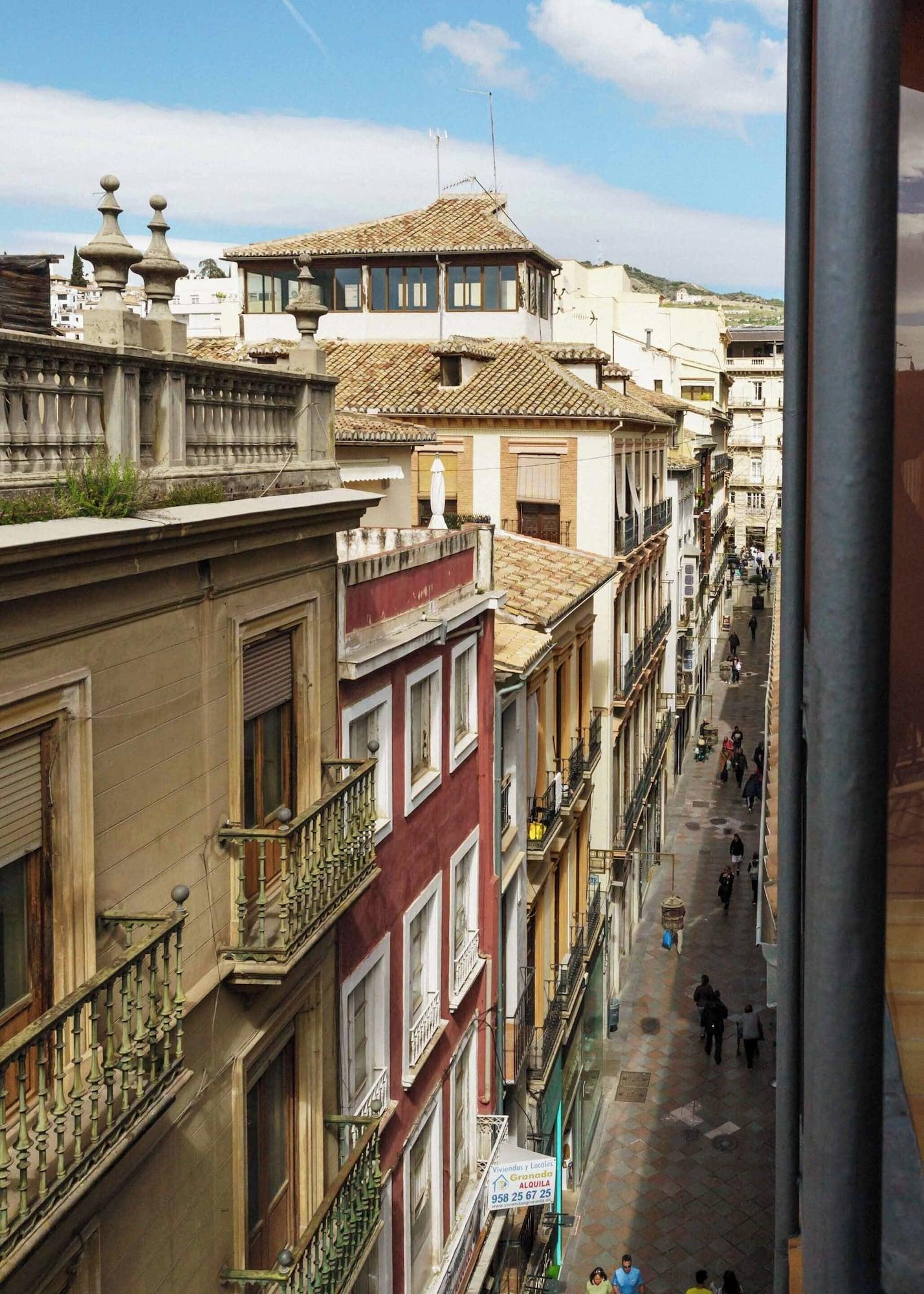 Equipamiento de Habitación limehome Granada Calle Lopez Rubio