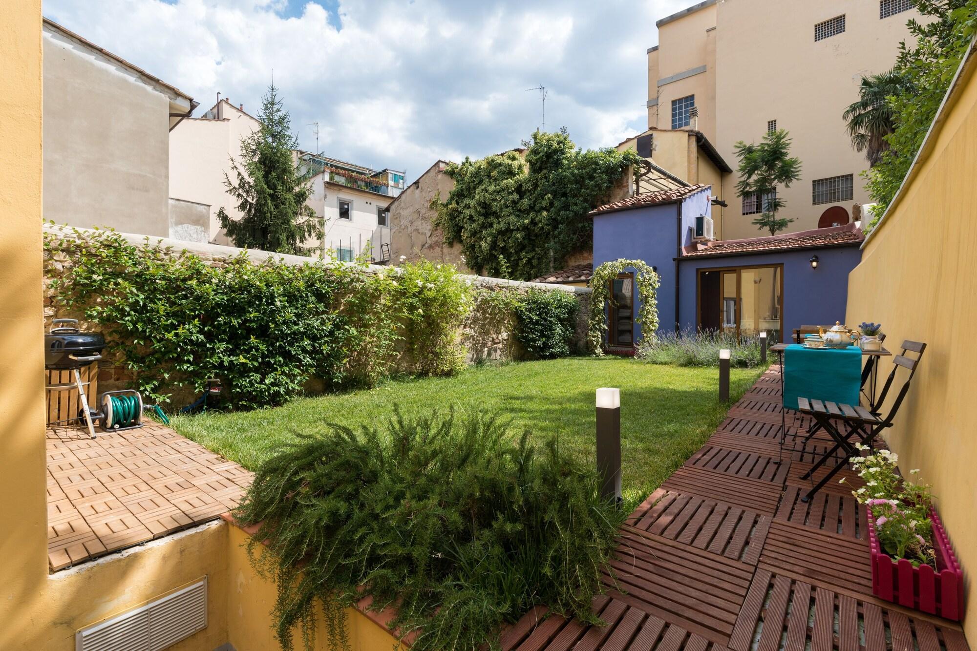 Varios Scala Garden B&B