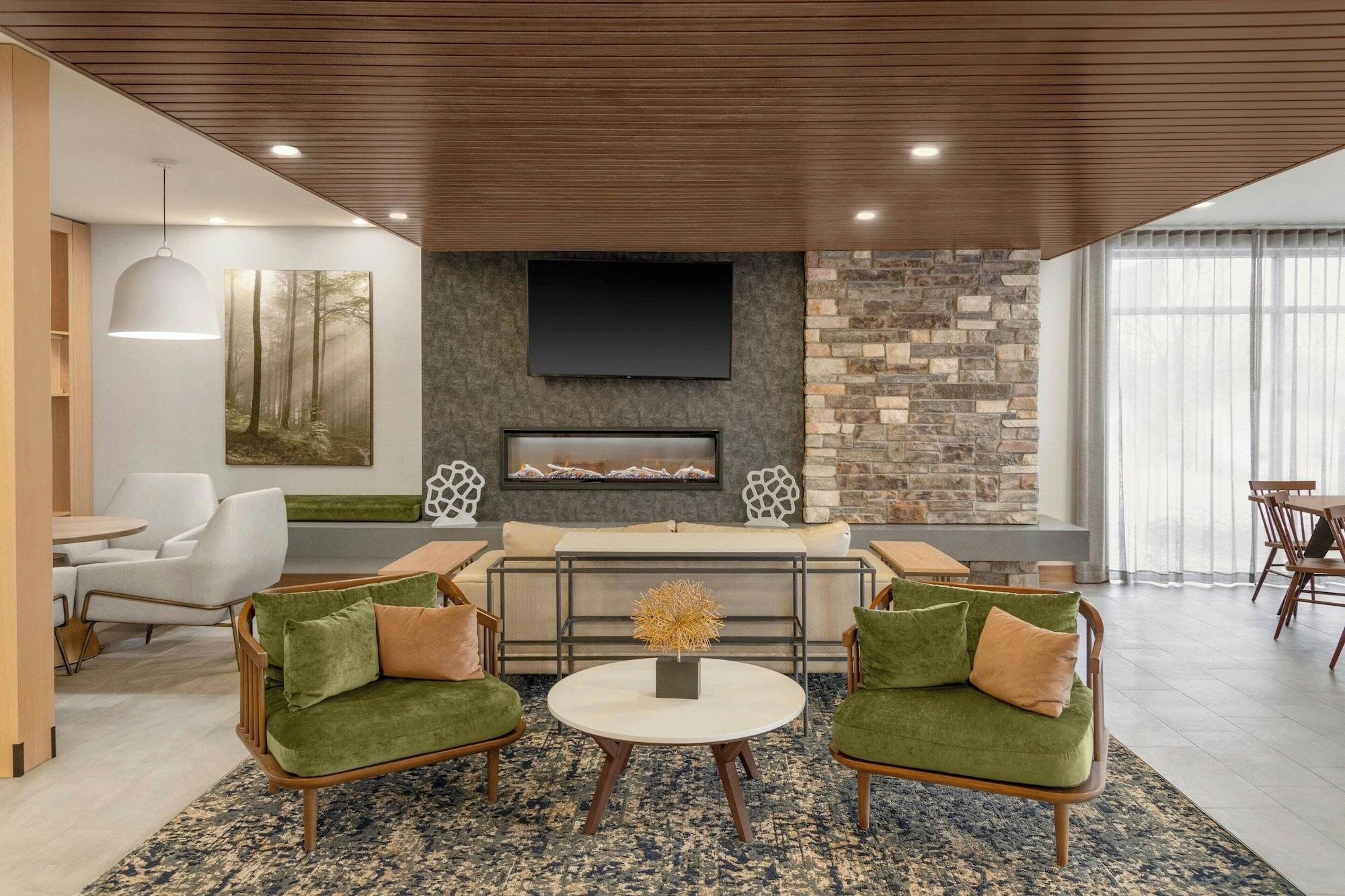Vista Lobby Fairfield Inn & Suites by Marriott Detroit Taylor