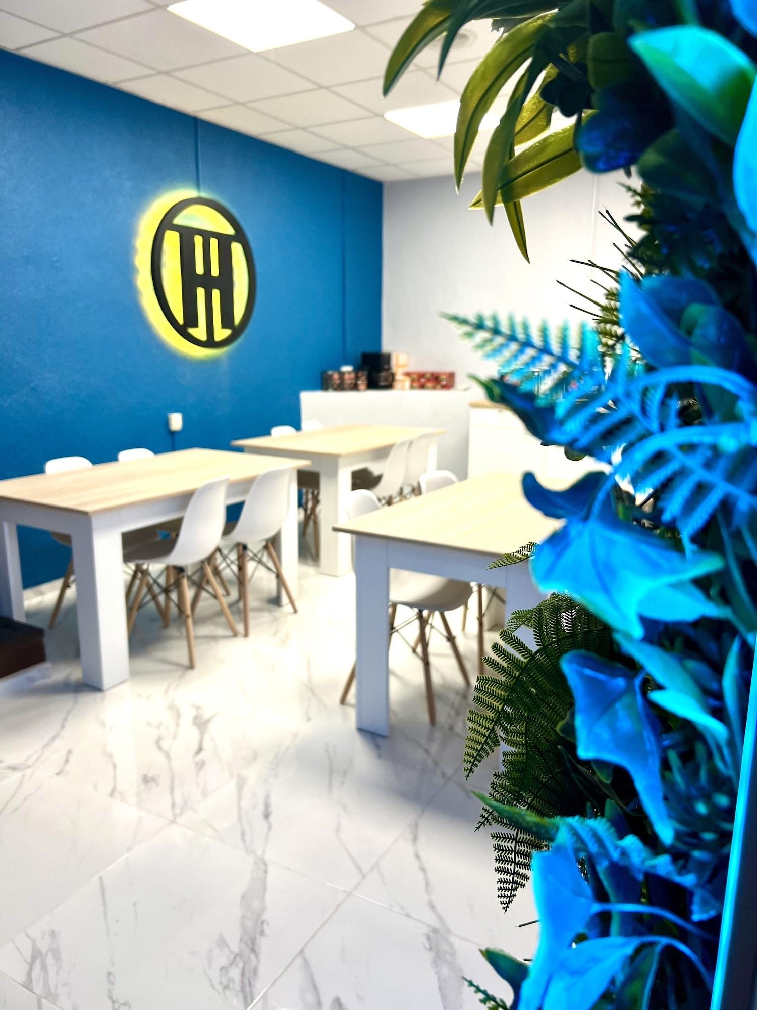 Varios Hostel Thirty One
