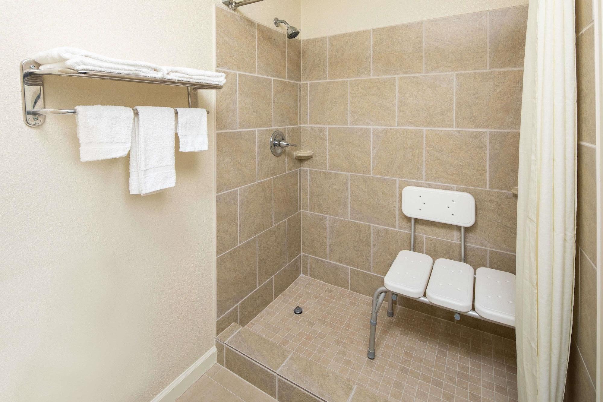 Equipamiento de Habitación Super 8 by Wyndham Burlington NC