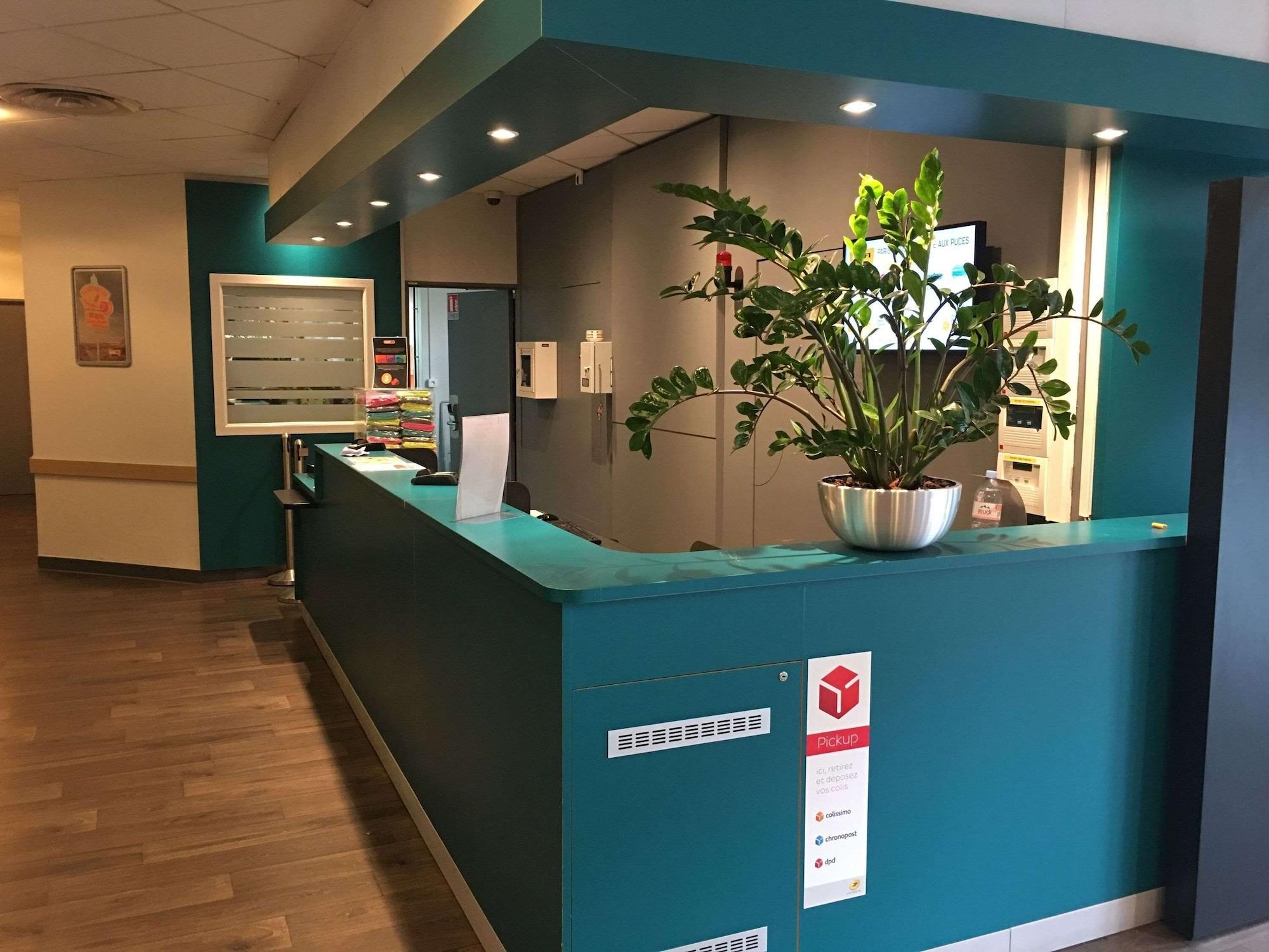 Vista do lobby hotelF1 Paris Saint-Ouen - Marché aux Puces