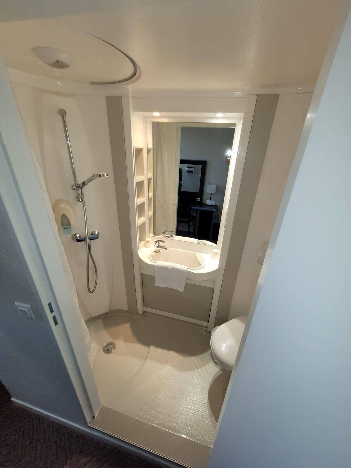 Equipamiento de Habitación Hôtel Akena Gaillac